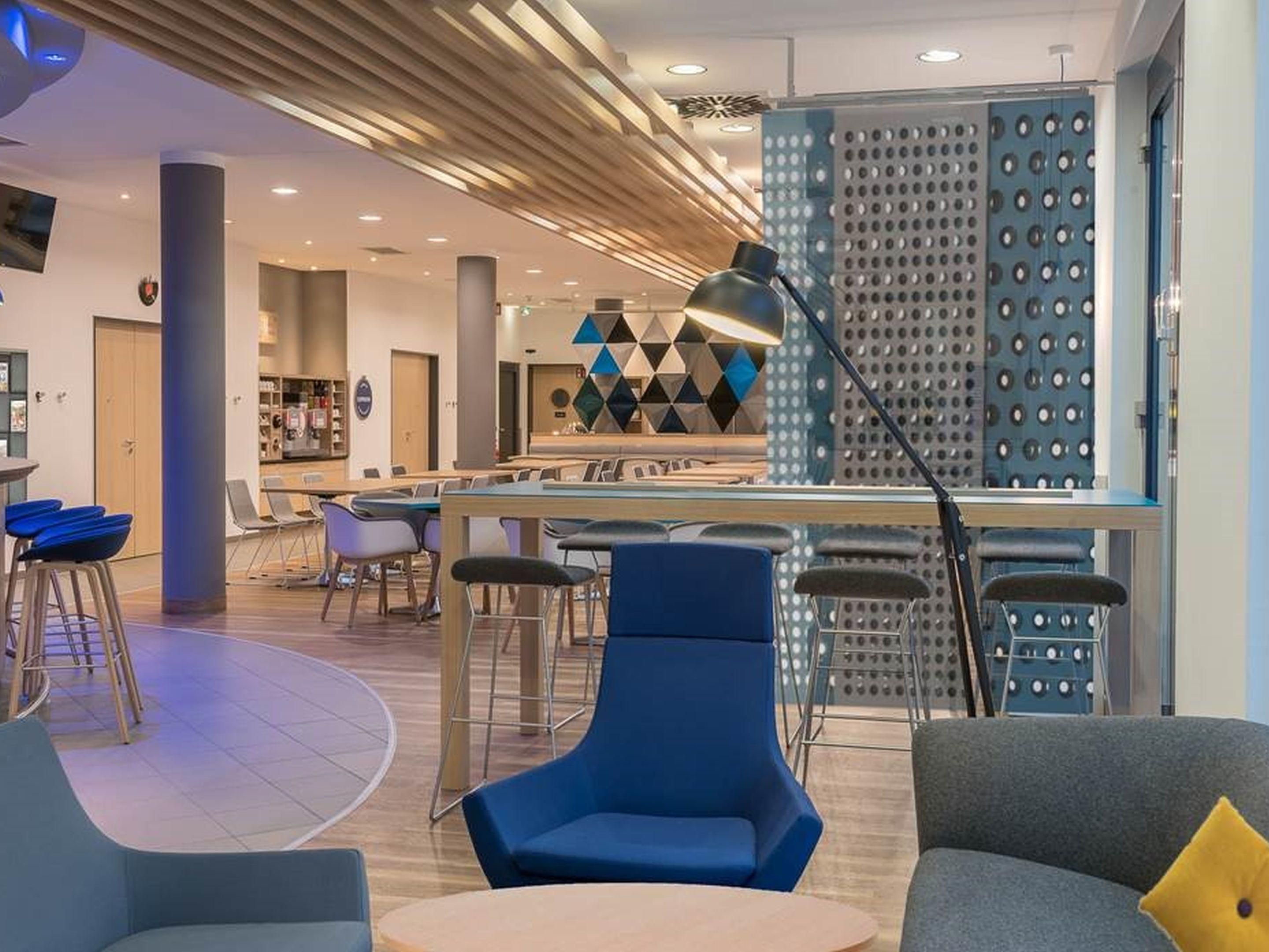 Discover the innovative Open Lobby concept. Relax with a coffee or snack anytime and enjoy working in our welcoming Open Lobby.