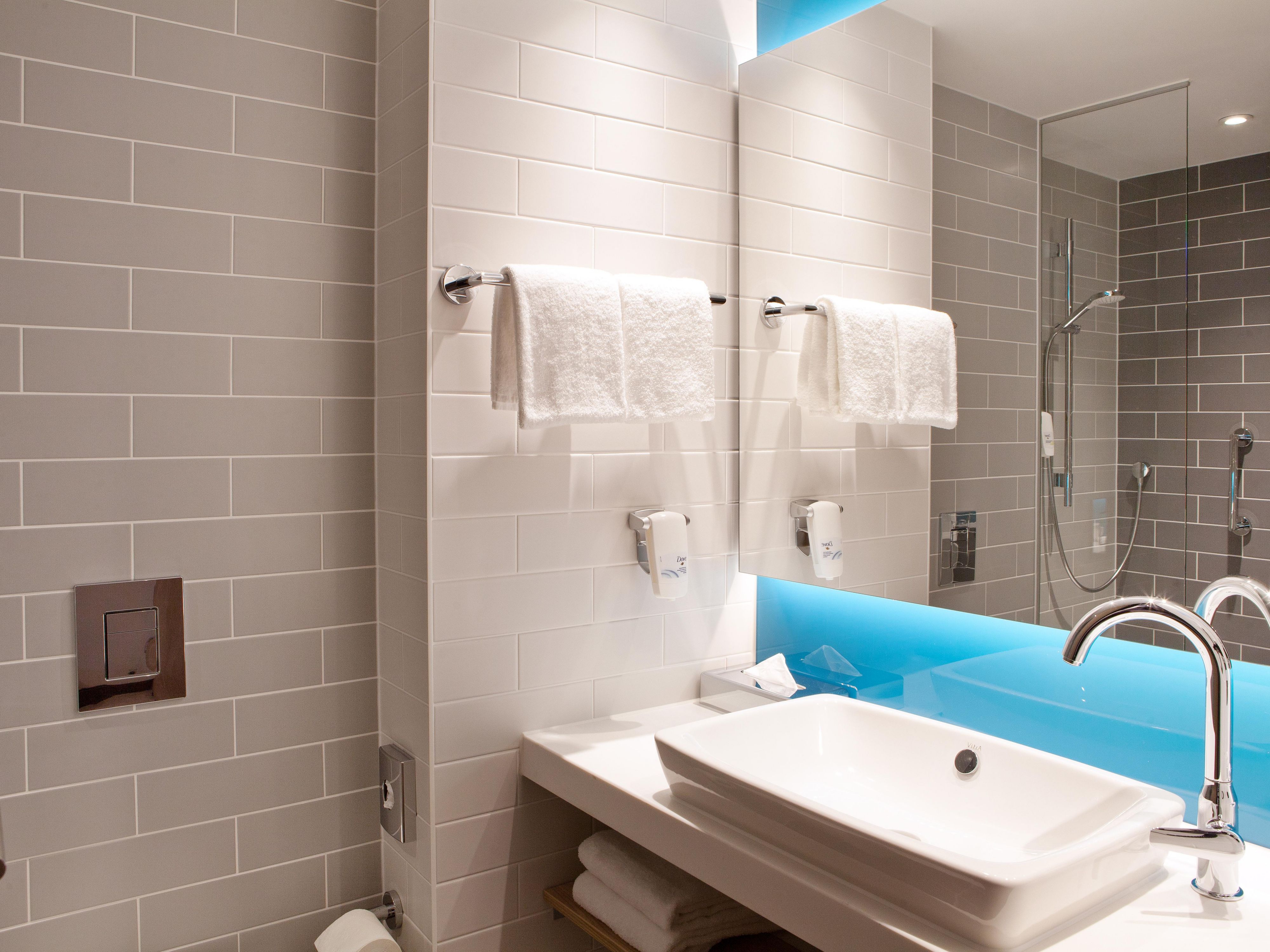 All bathrooms in the guest rooms are equipped with underfloor heating. As a highlight, the mirror is also heated.