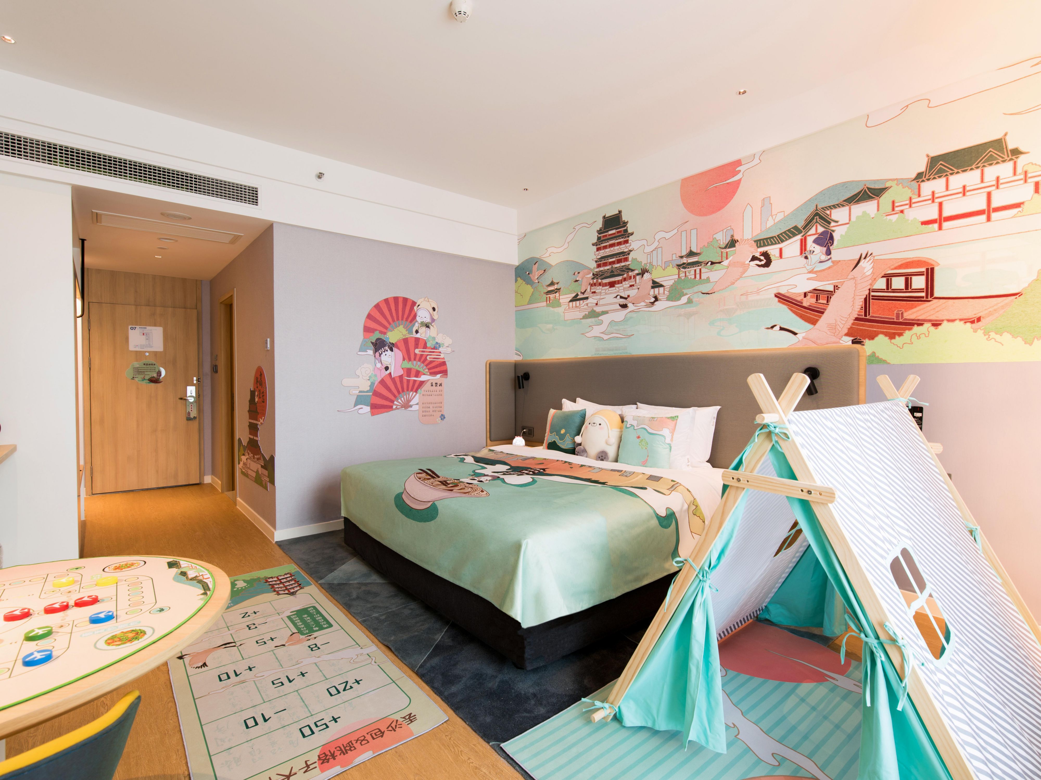 1 King Standard River View Kid Theme