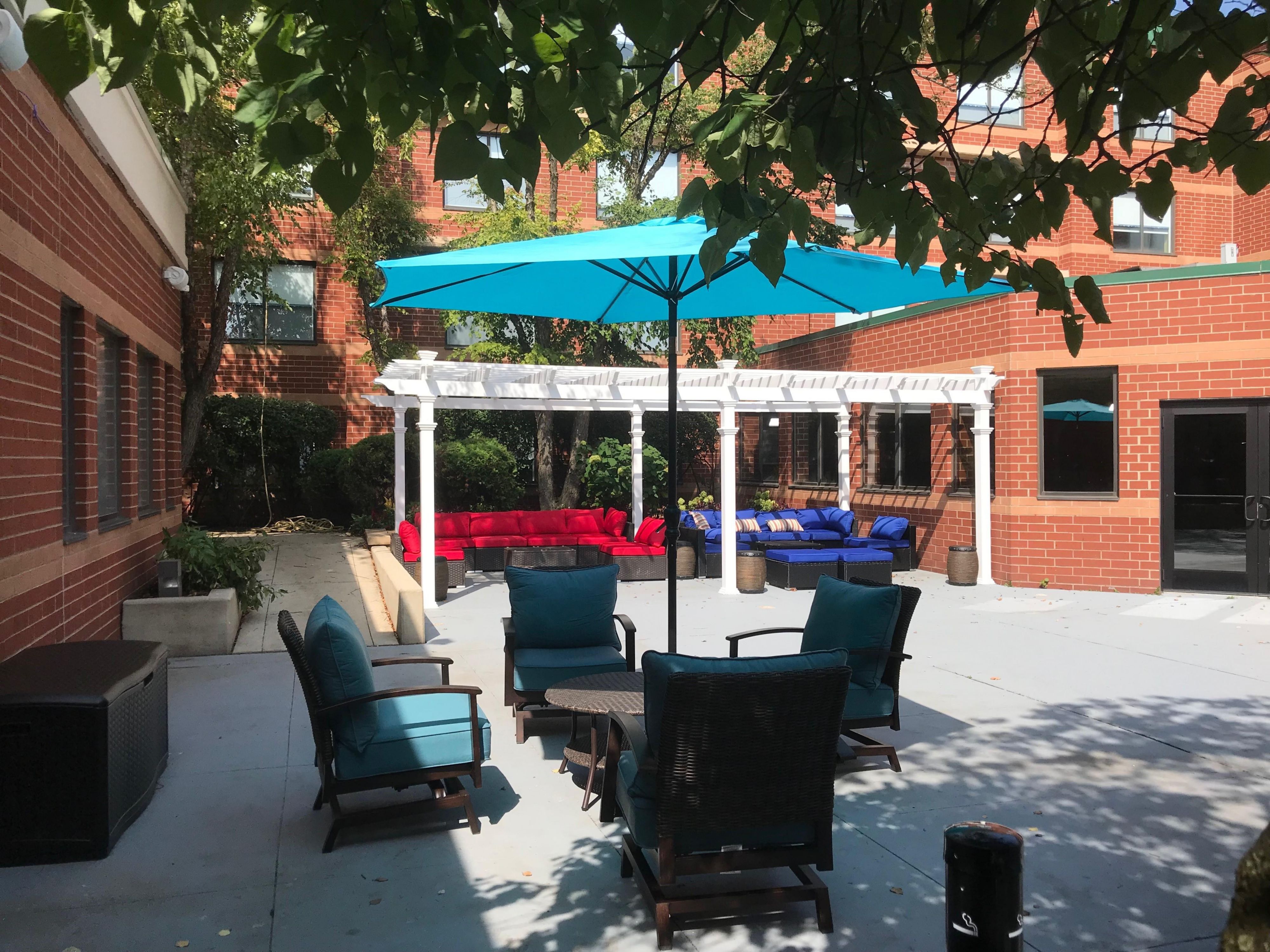 The Holiday Inn Express is newly renovated with 143 alluring rooms available. The lobby & complimentary breakfast area has a touch of personality with a modern appeal. Our beautifully renovated meeting space will make your  next corporate or leisure event a day to remember. The  gorgeous patio area is ready for relaxation in the sun or family fun. 