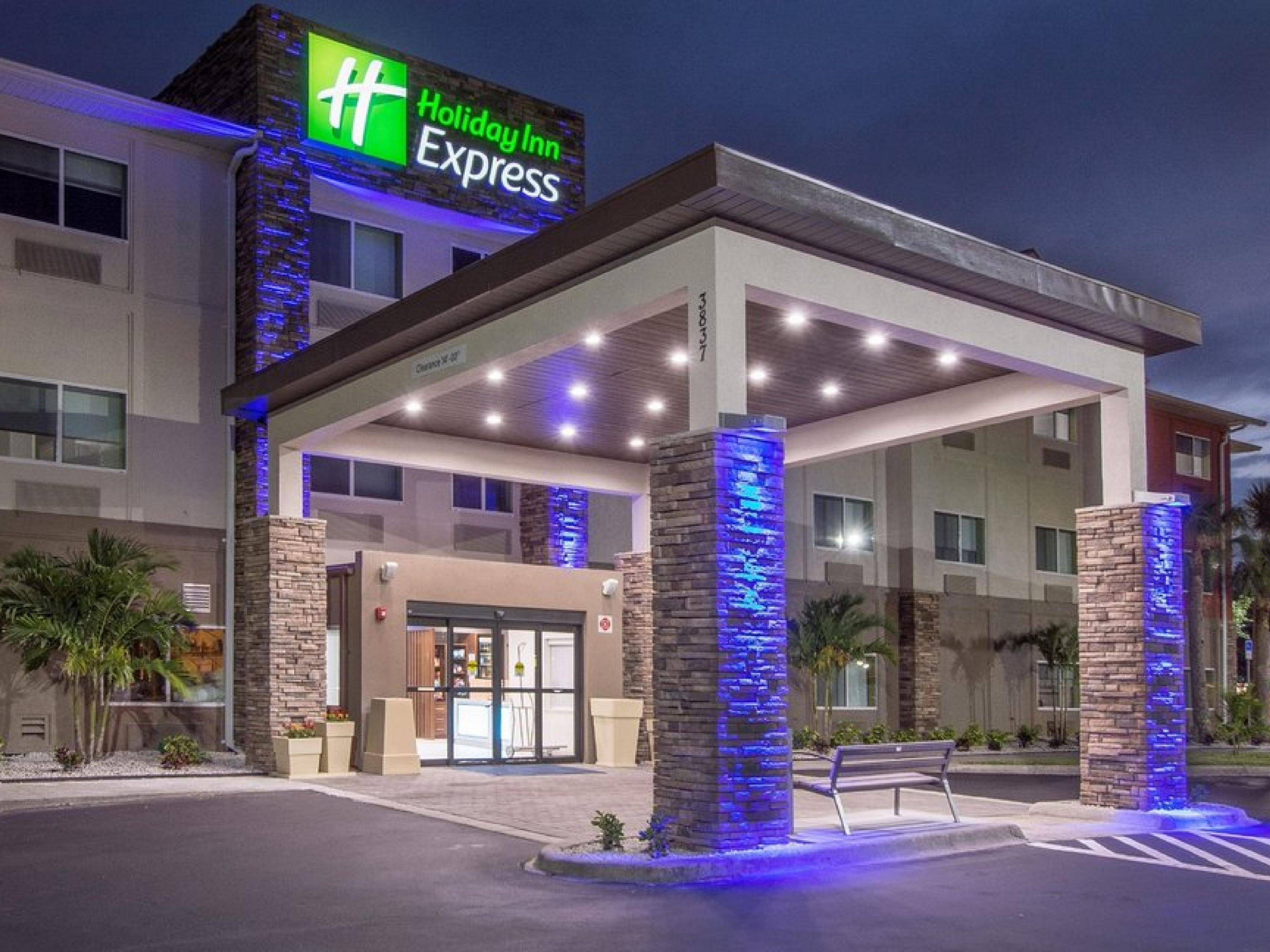 Holiday Inn Express Naples South Alligator Alley Hotel by IHG