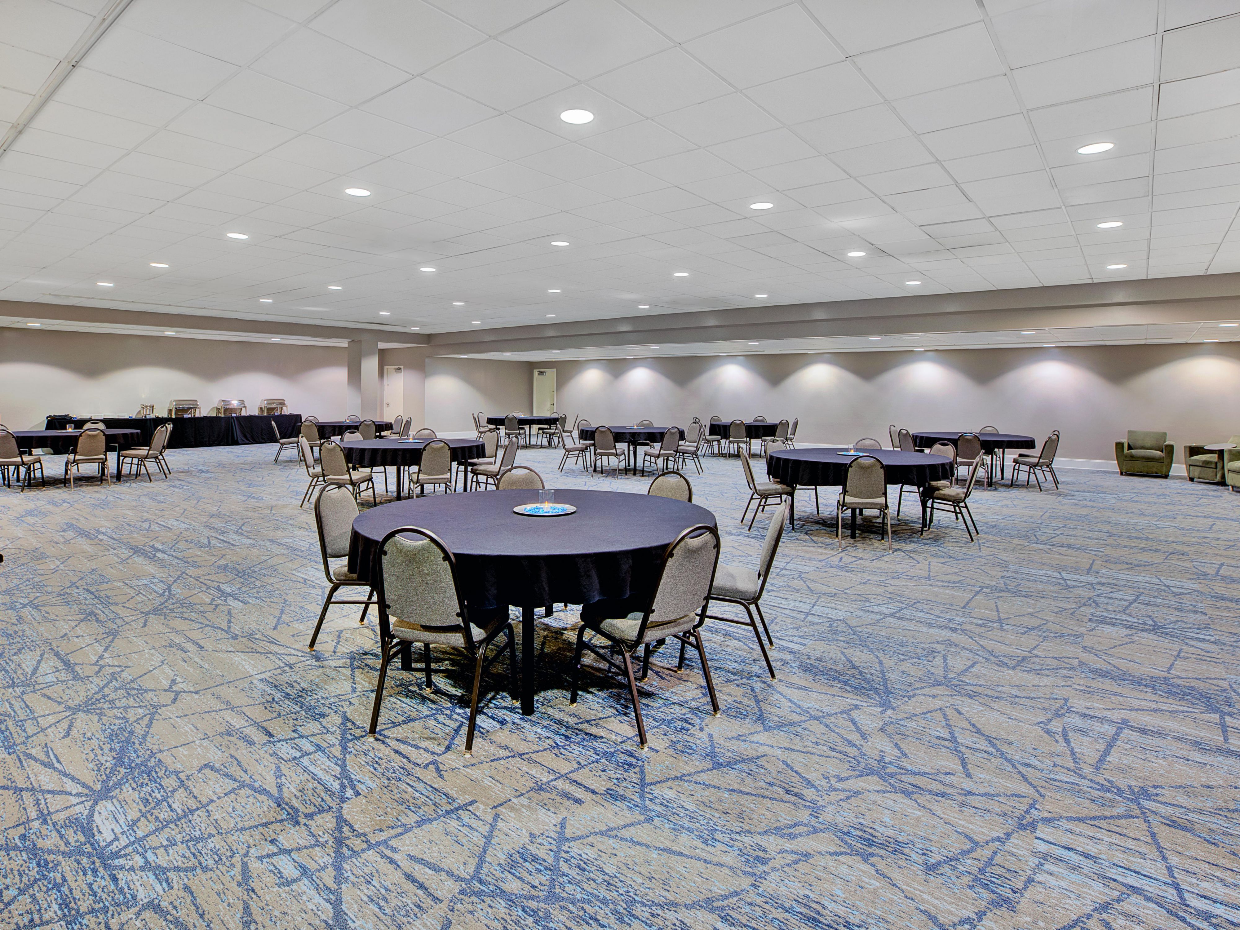 Host meetings, corporate functions, and social gatherings in our newly renovated 10,000 sq ft event space in downtown Nashville. From boardrooms to ballrooms, we provide the ideal venue for every occasion. With modern amenities, flexible layouts, customized catering, and personalized service, we turn every meeting into a memorable experience.