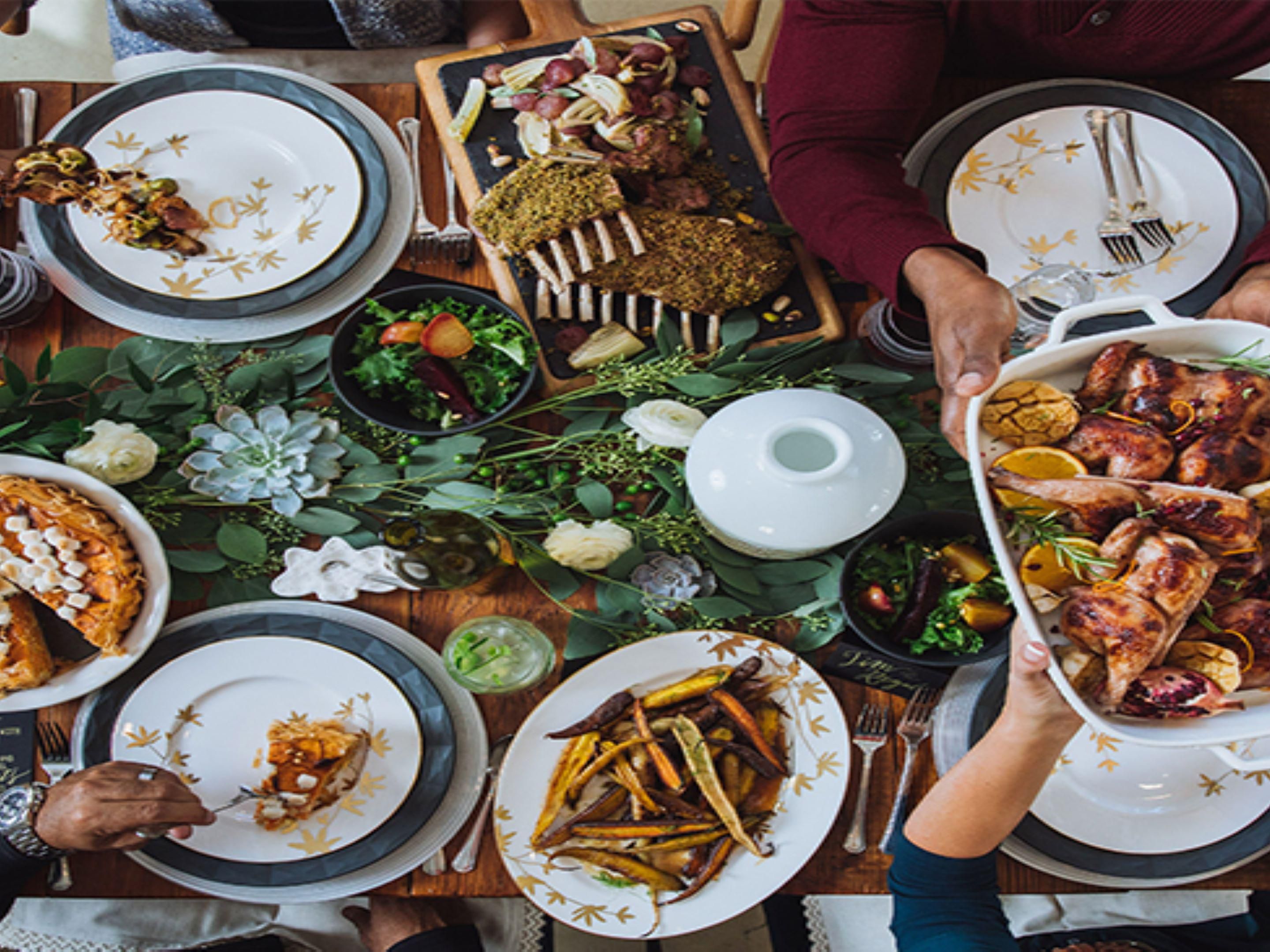 Restaurants and entertainment venues in the complex include Gordon Biersch Brewing Company, Hard Rock Cafe, T.G.I. Friday's, Birracibo, The Sports & Social Club (bowling alley and restaurant), Tavern on 4th street, The Fudgery and the new bourbon raw bar.
Fourth Street Live! also has a variety of bars and nightclubs.