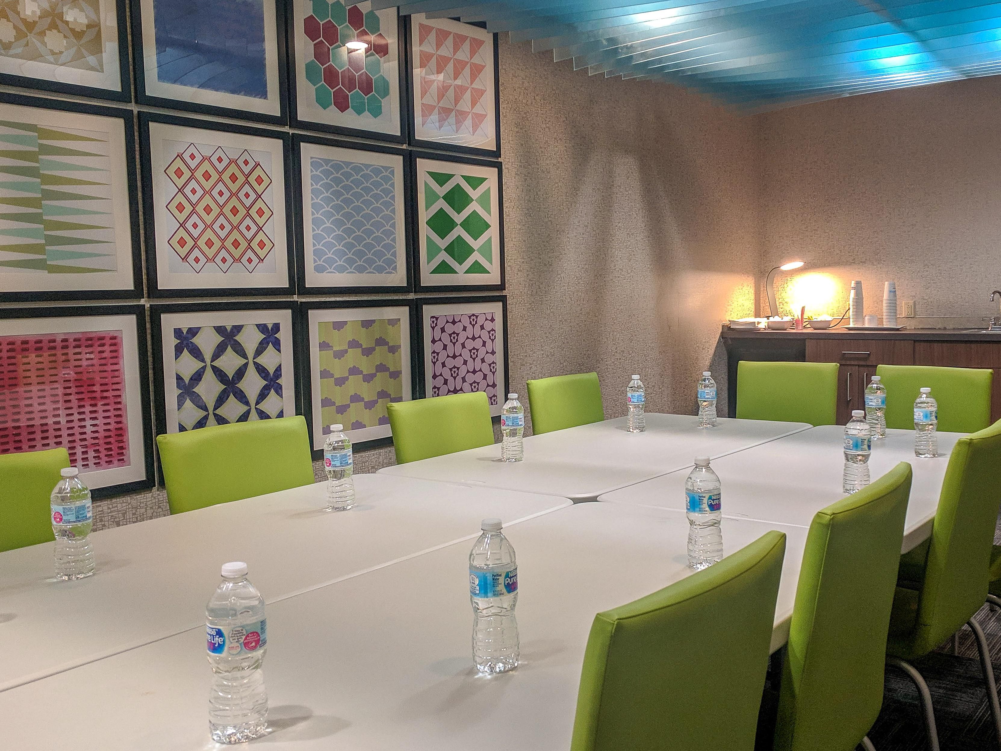 Contact the Holiday Inn Express Fort Wayne East (New Haven) for all of your small meeting needs!  Let us take care of the details so you can be productive.