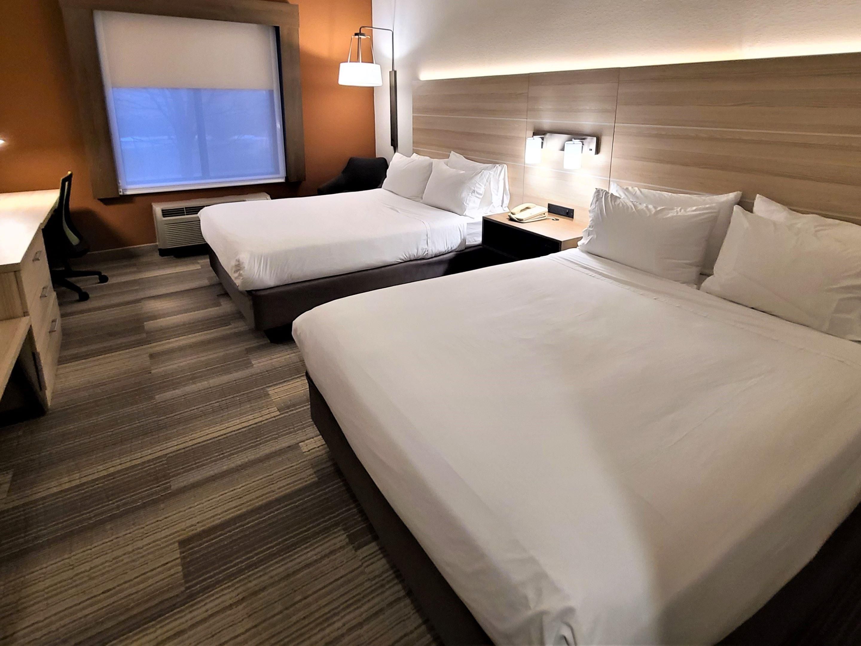 Double Queen Room with Sofa and WiFi