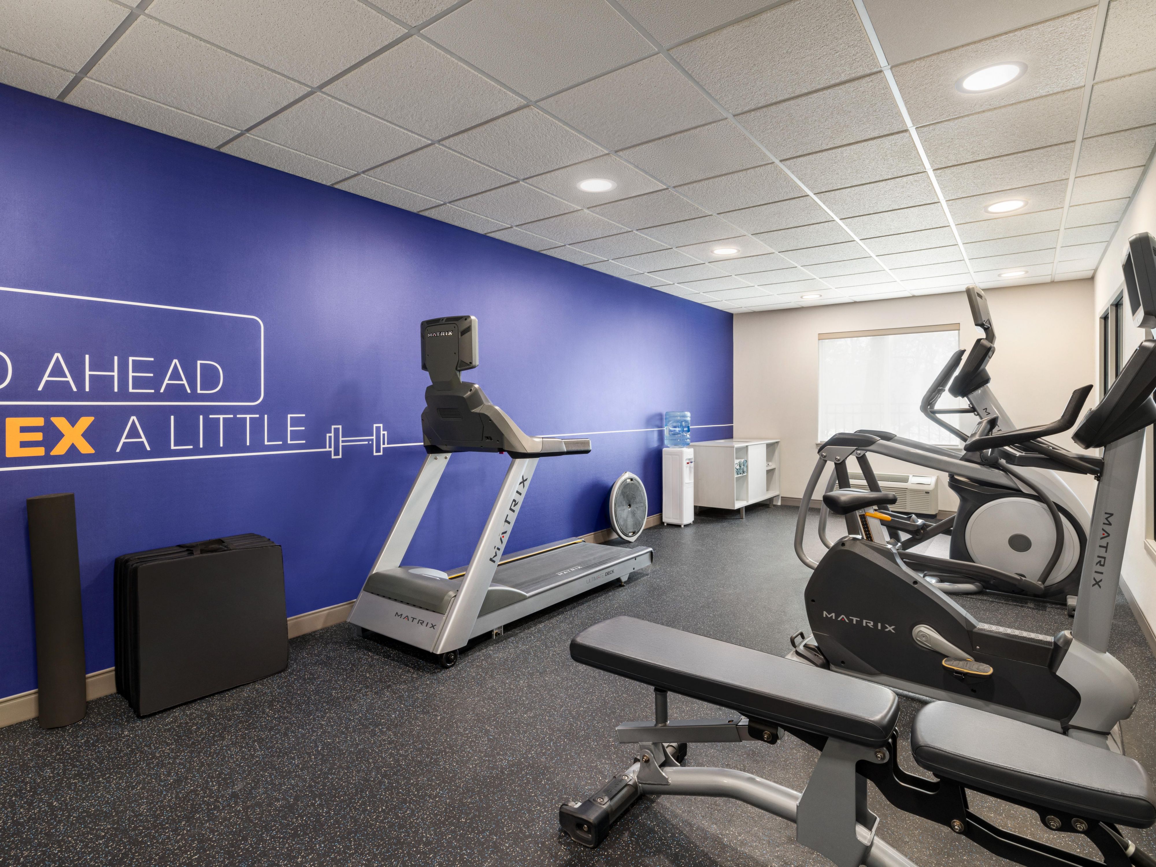 Stay at our Syracuse airport hotel with shuttle service for all the amenities you need for a comfortable stay. Our shuttle runs to and from the airport 24/7. All guests can enjoy a free daily buffet breakfast, complimentary Wi-Fi and parking, and an indoor pool and fitness center throughout their stay! 