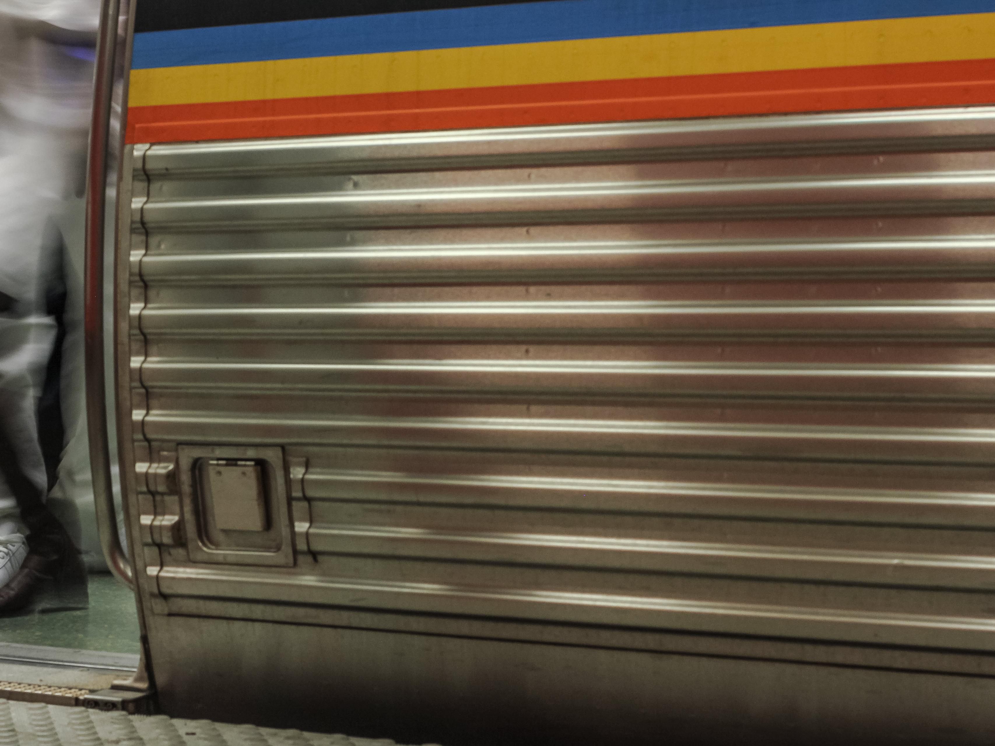 Stay connected at our hotel in North York with the new Finch Light Rail Transit line just 2 km from our doors. Guests can enjoy a smooth 40-minute ride to downtown Toronto or reach Downsview Park in only 20 minutes. Whether you're here for work or exploring the city’s green spaces, reliable transit makes every trip simple and stress-free.