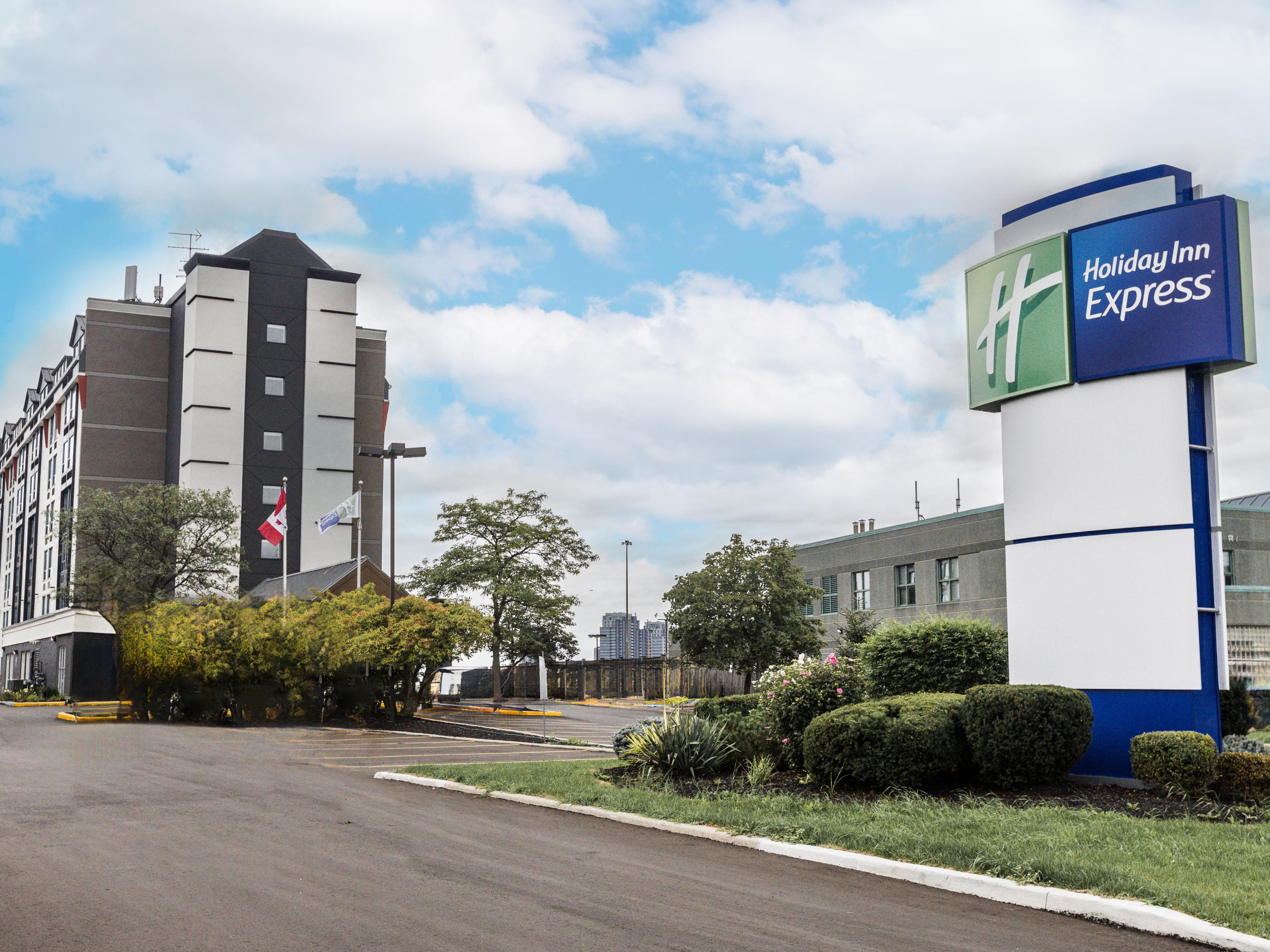 Welcome to our hotel near Toronto Airport.