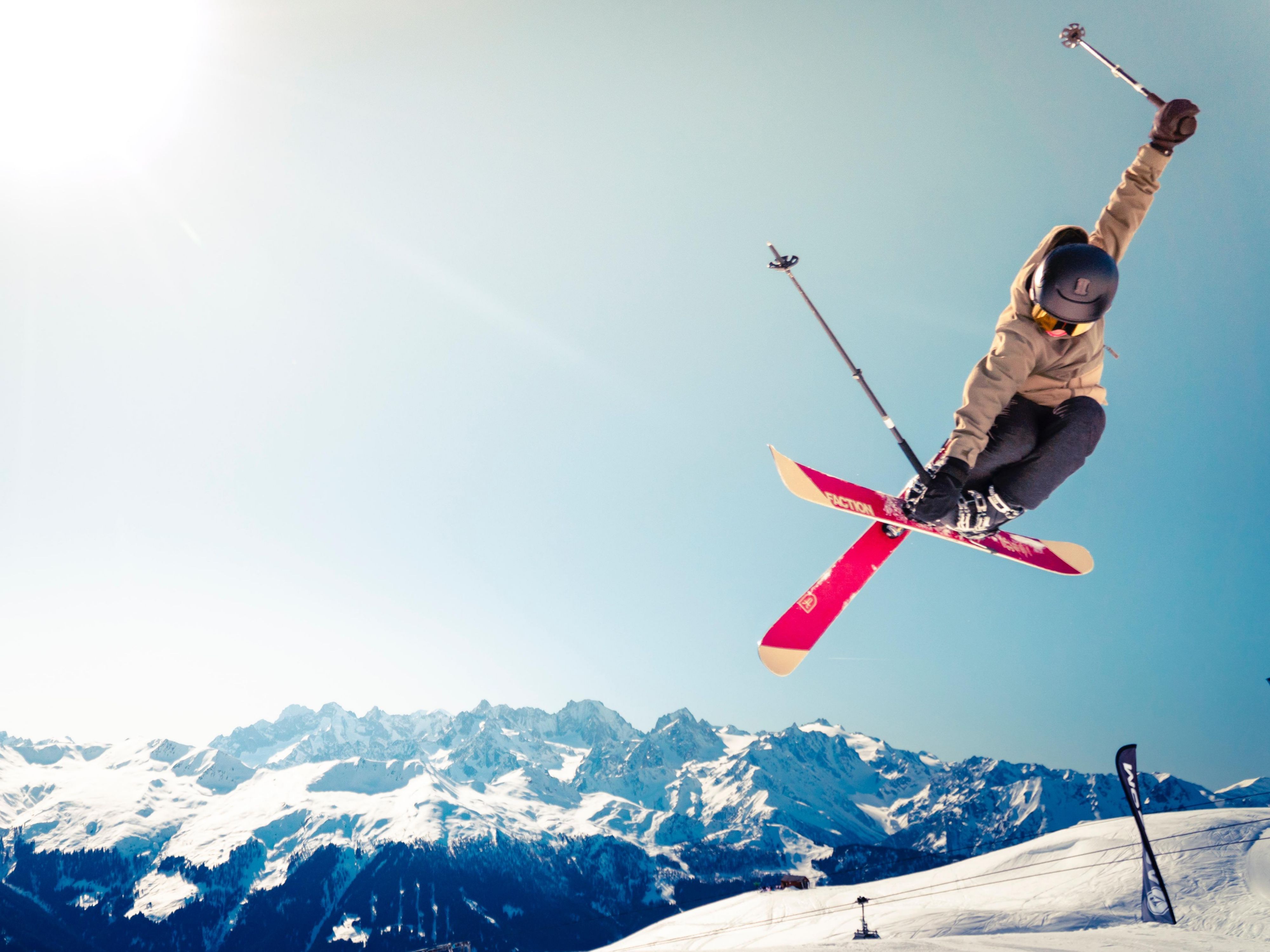 Enjoy the ski season with a trip to Dodge Ridge Ski Resort, followed by a warm and cozy stay at the Holiday Inn Express Oakdale.