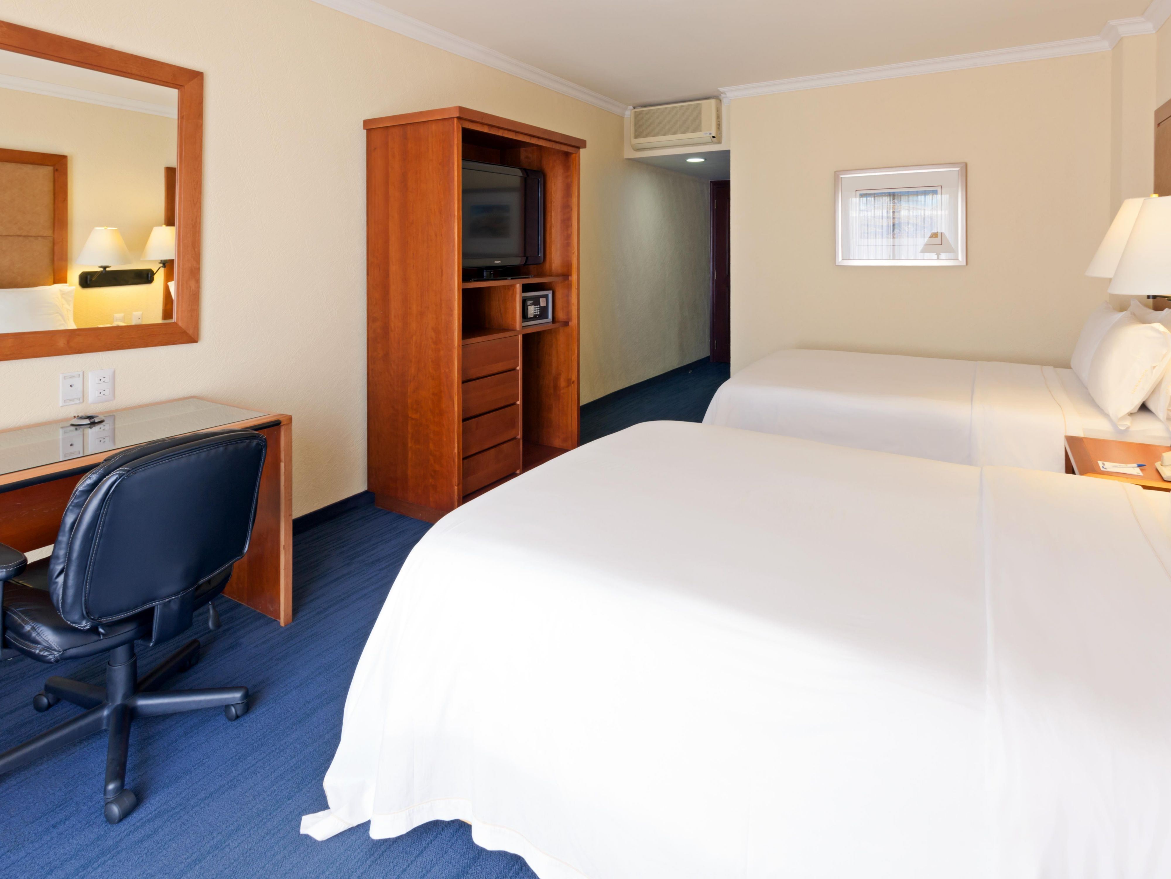 Comfortable Two Double Nonsmoking Room