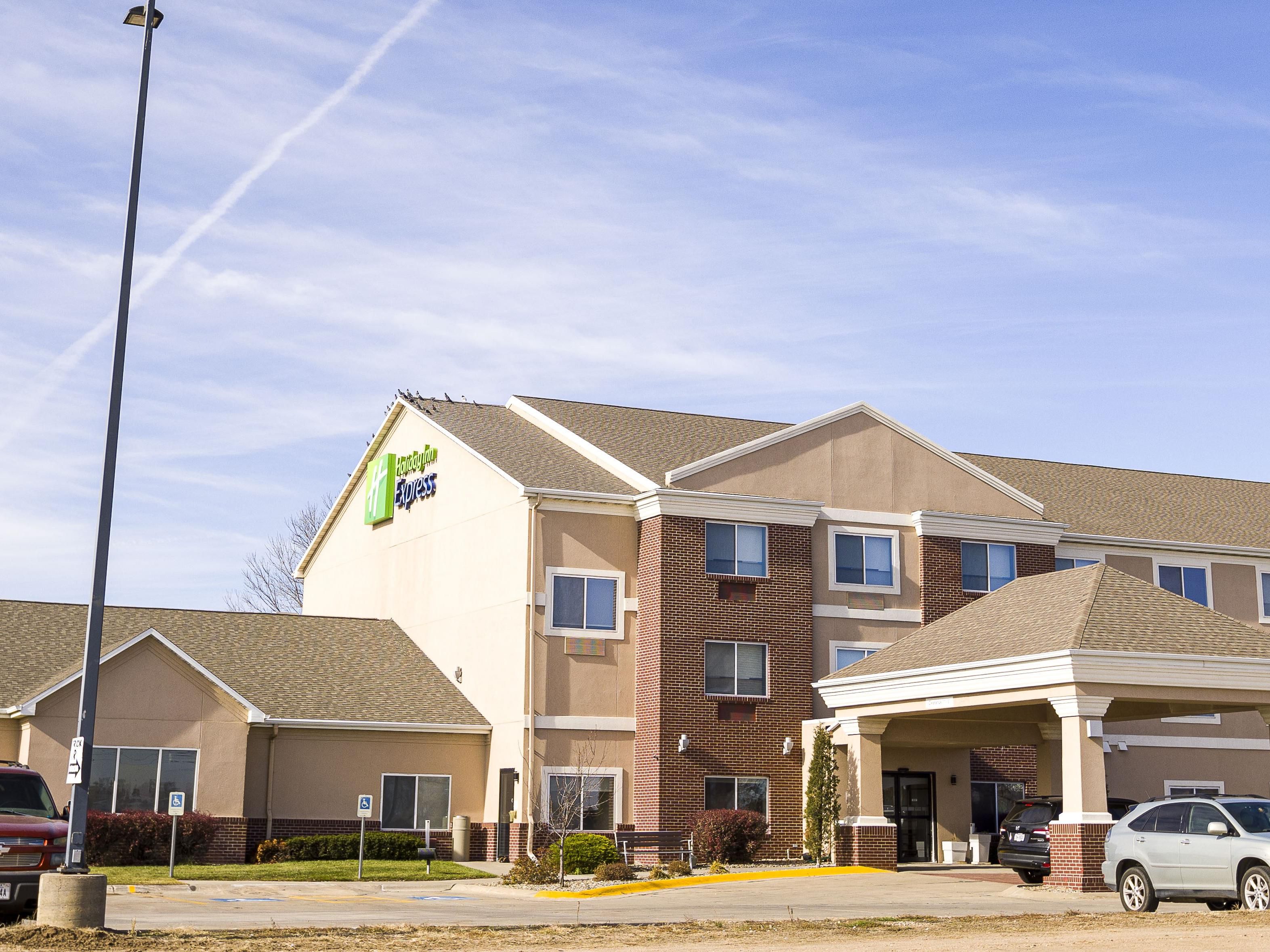 Holiday Inn Express, Front