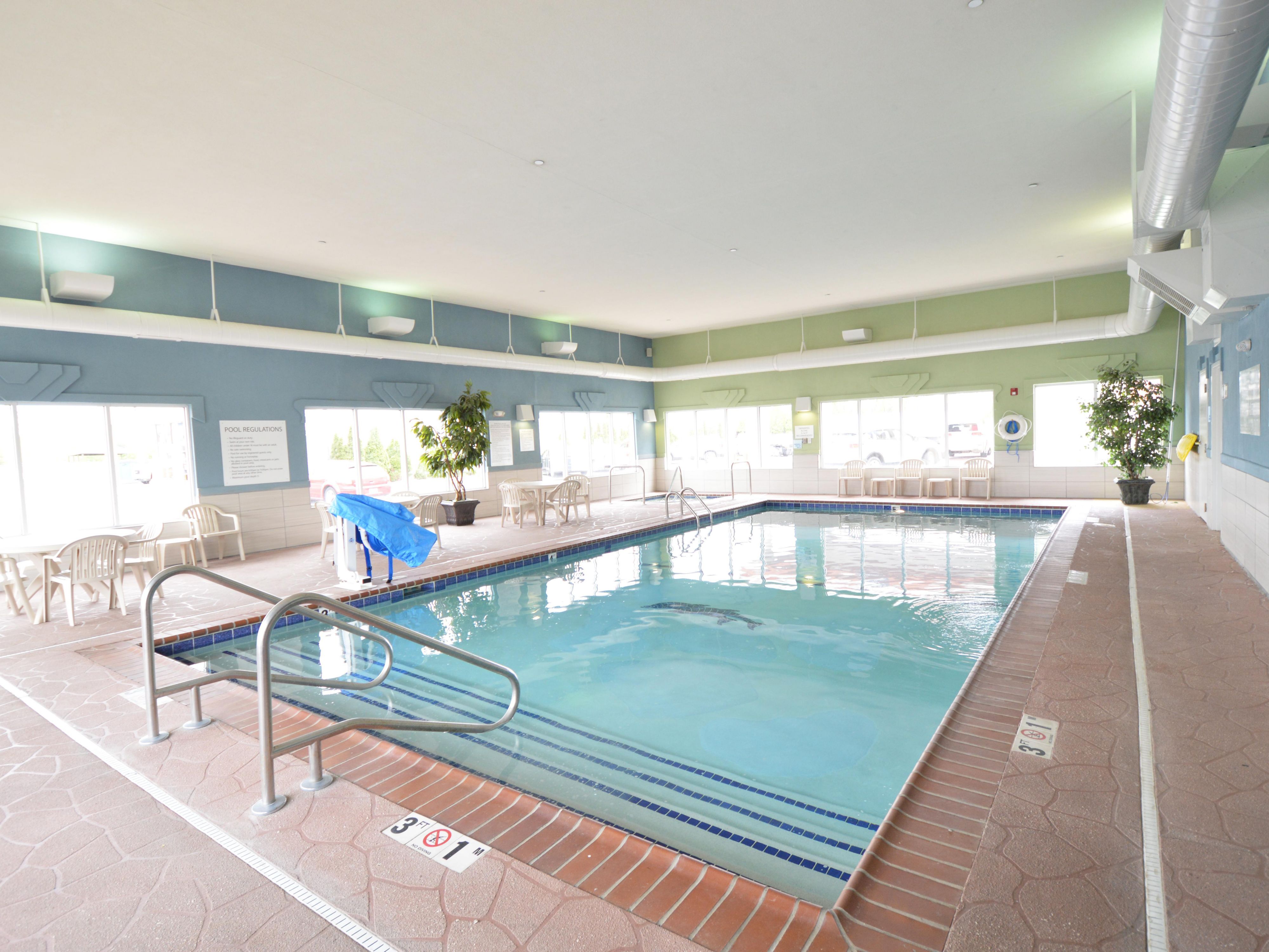 Stay with us and enjoy our indoor heated pool. 