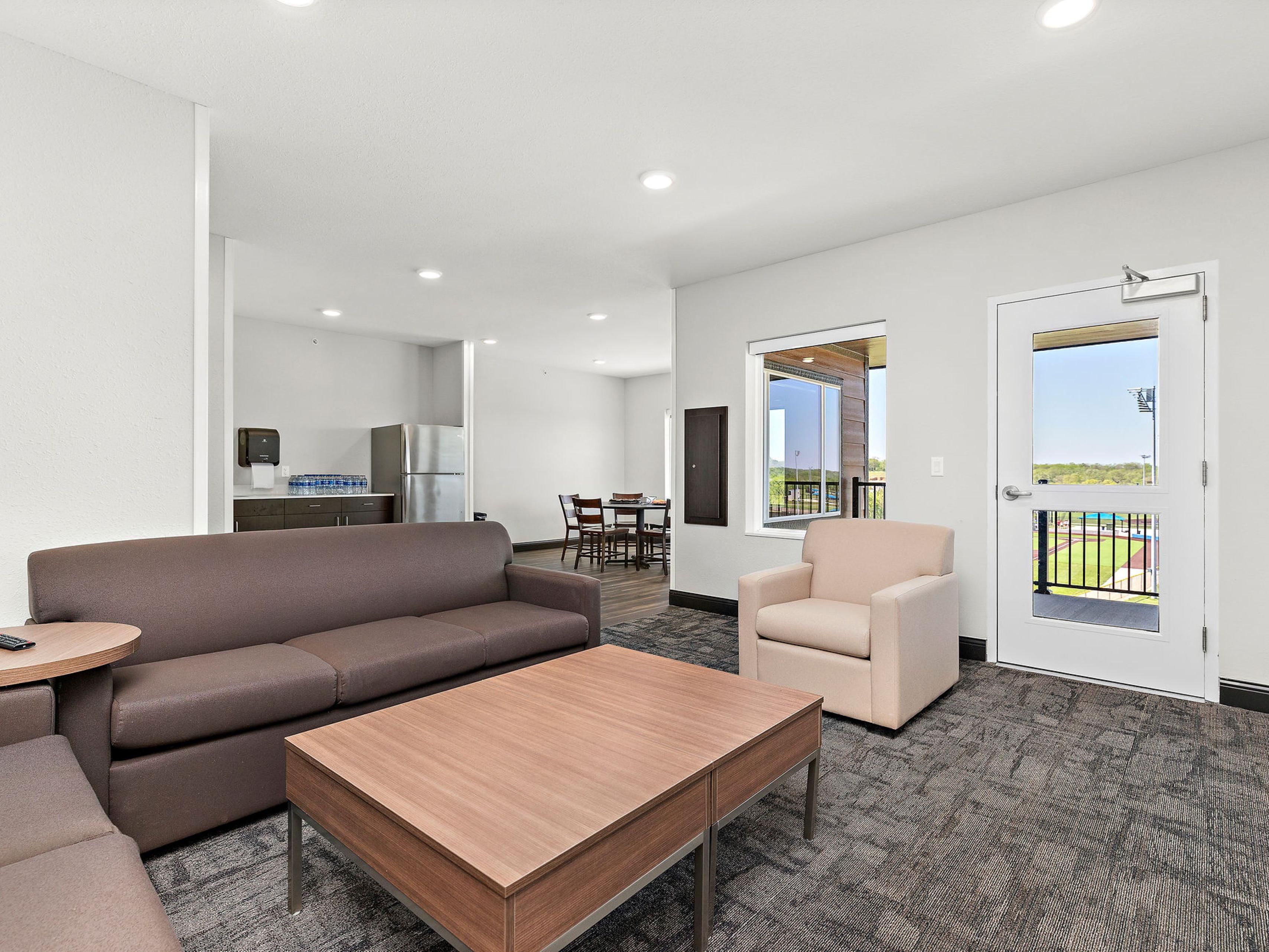 Host meetings for up to 20 guests at our hotel with flexible venues that can be arranged in theater, classroom, or round table settings. We can supply catering for your event, or you can bring your own. With personalized service, our team ensures your event is everything you envisioned it would be.