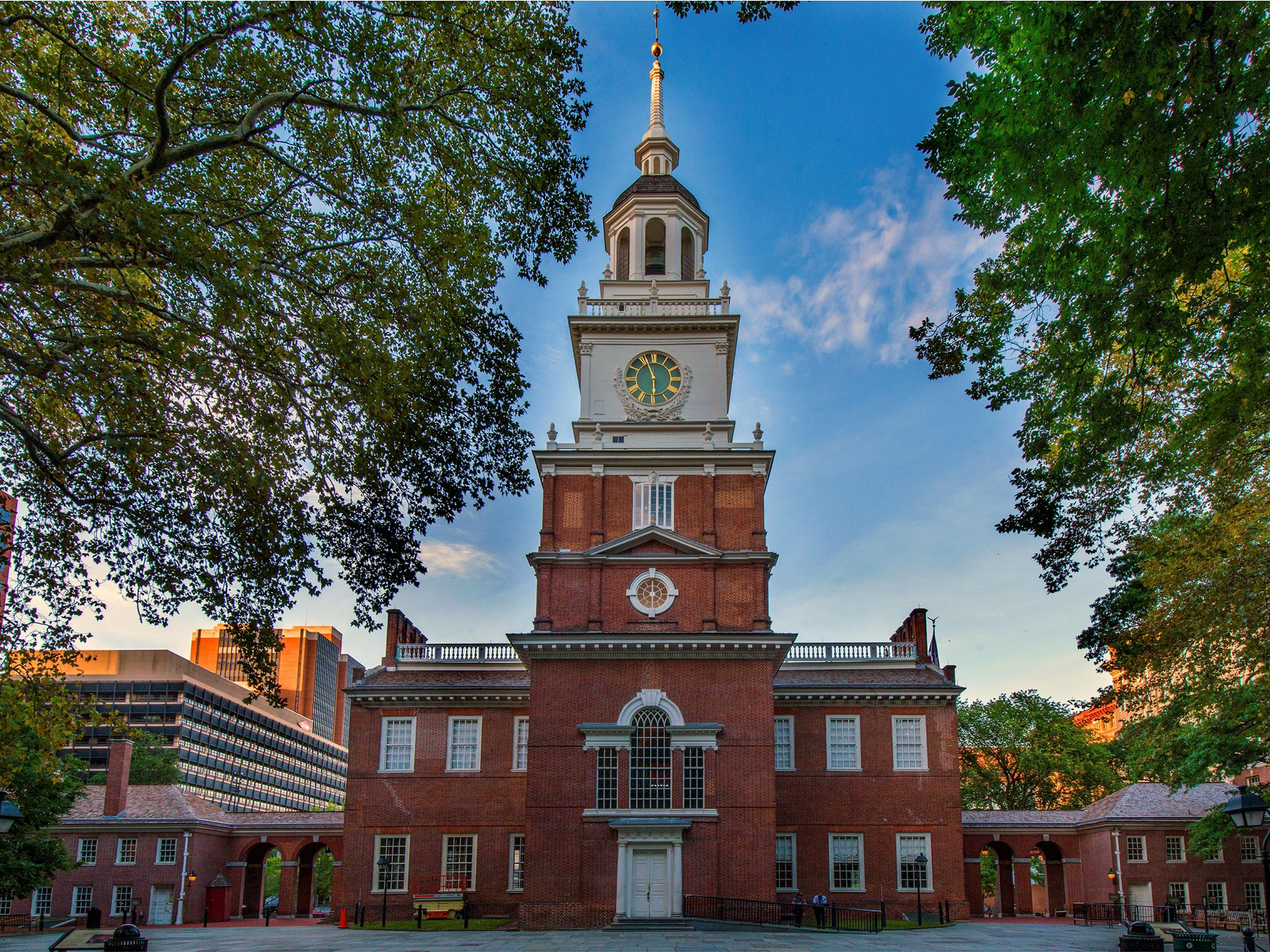 Calling all history buffs! Our hotel is a short walk to the most historic mile where you can visit Independence Hall, home of the Liberty Bell and the Declaration of Independence, or the National Constitution Center.