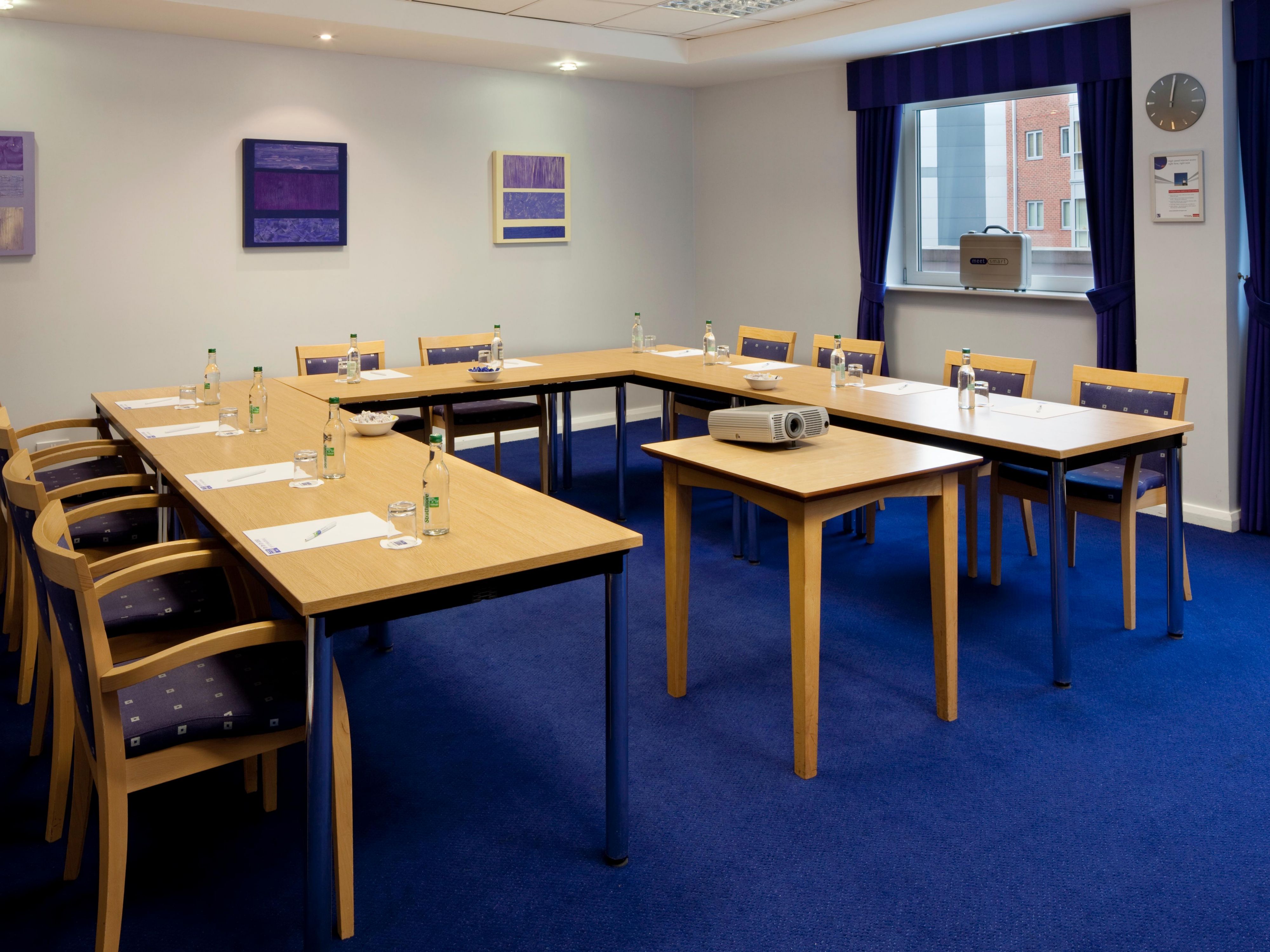 We have a range of meeting rooms available to suit any corporate requirement. So, if you're looking for a productive meeting space in Portsmouth for interviews, larger presentations or conferences, our hotel meeting facilities have it all. 
