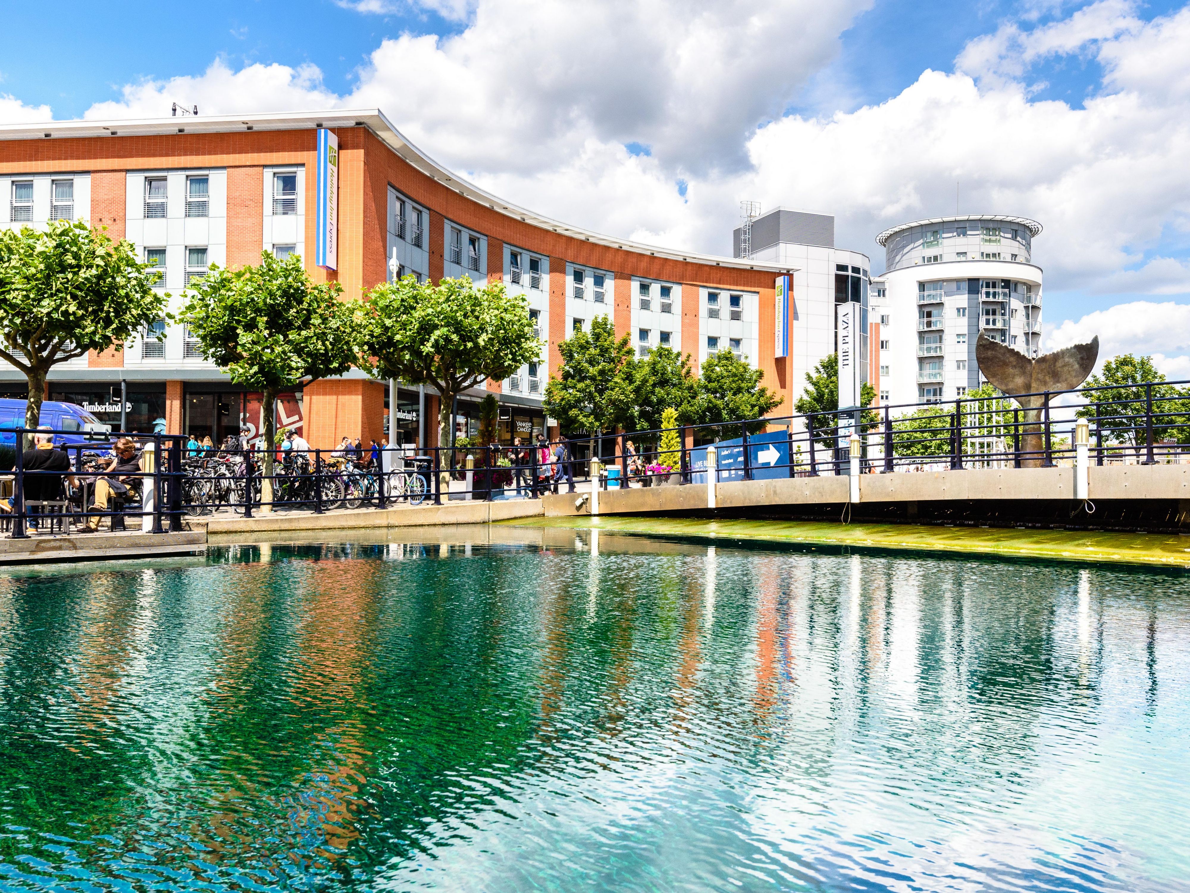 Located at the heart of the hustle and bustle of Gunwharf Quays, the Holiday Inn Express is a great hotel within walking distance from a great array of bars, restaurants and plenty of shops. 

Just a short walk from Spinnaker Tower and Portsmouth's Historic Dockyard, our hotel location offers guests a great base to visit Portsmouth's Attractions. 