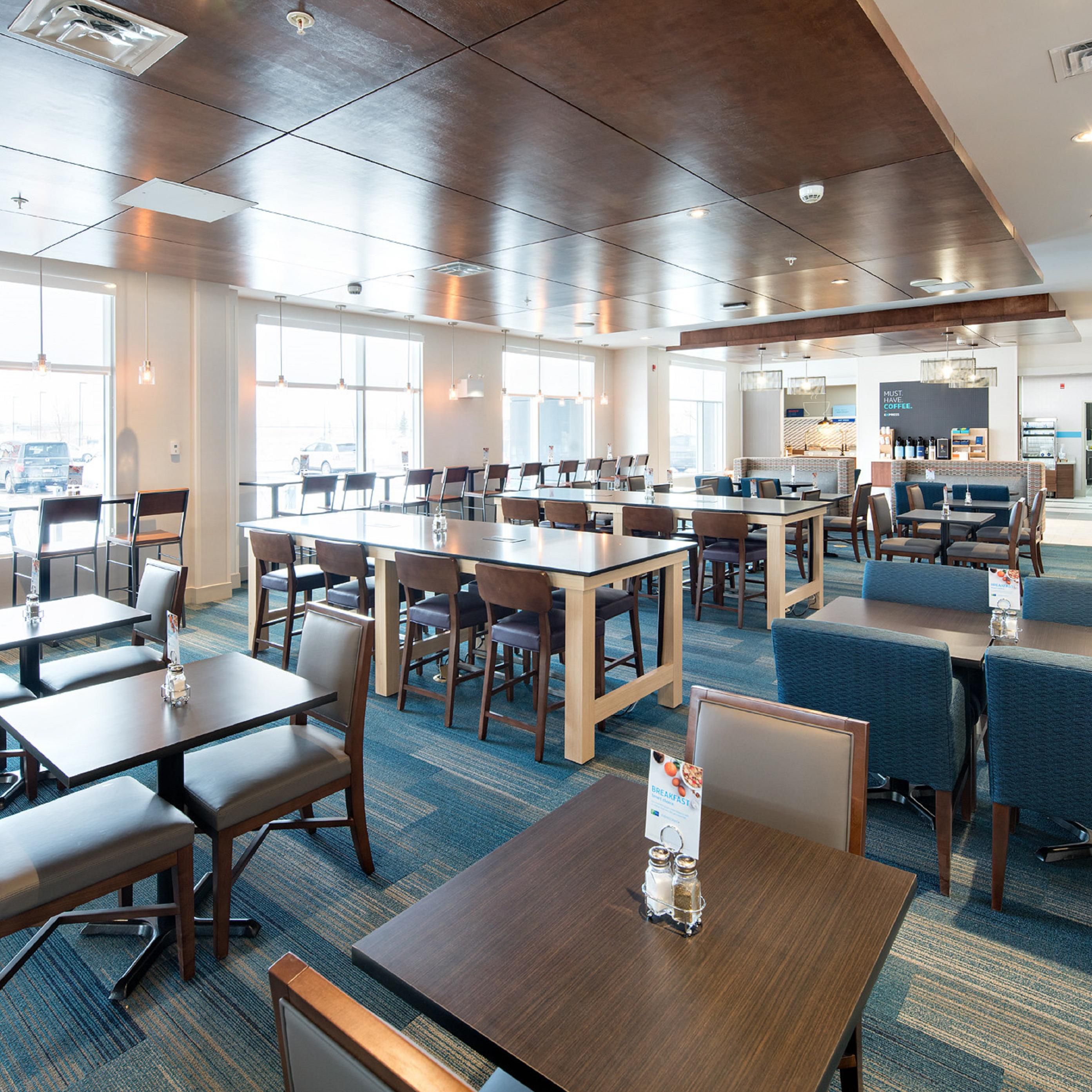 Boulevard Restaurant & Lounge