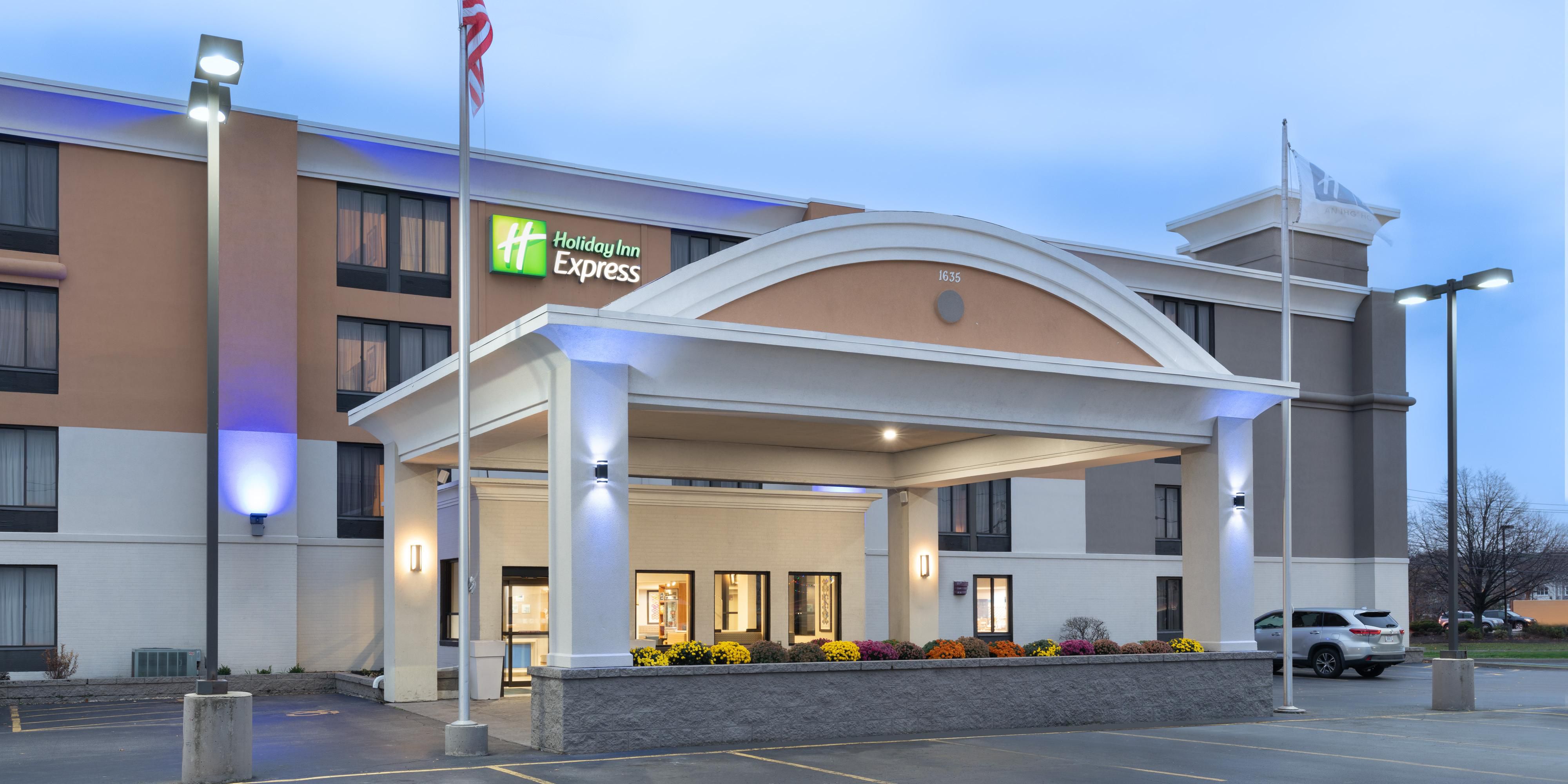 Affordable Hotel in Rochester, NY | Holiday Inn Express Rochester - Greece