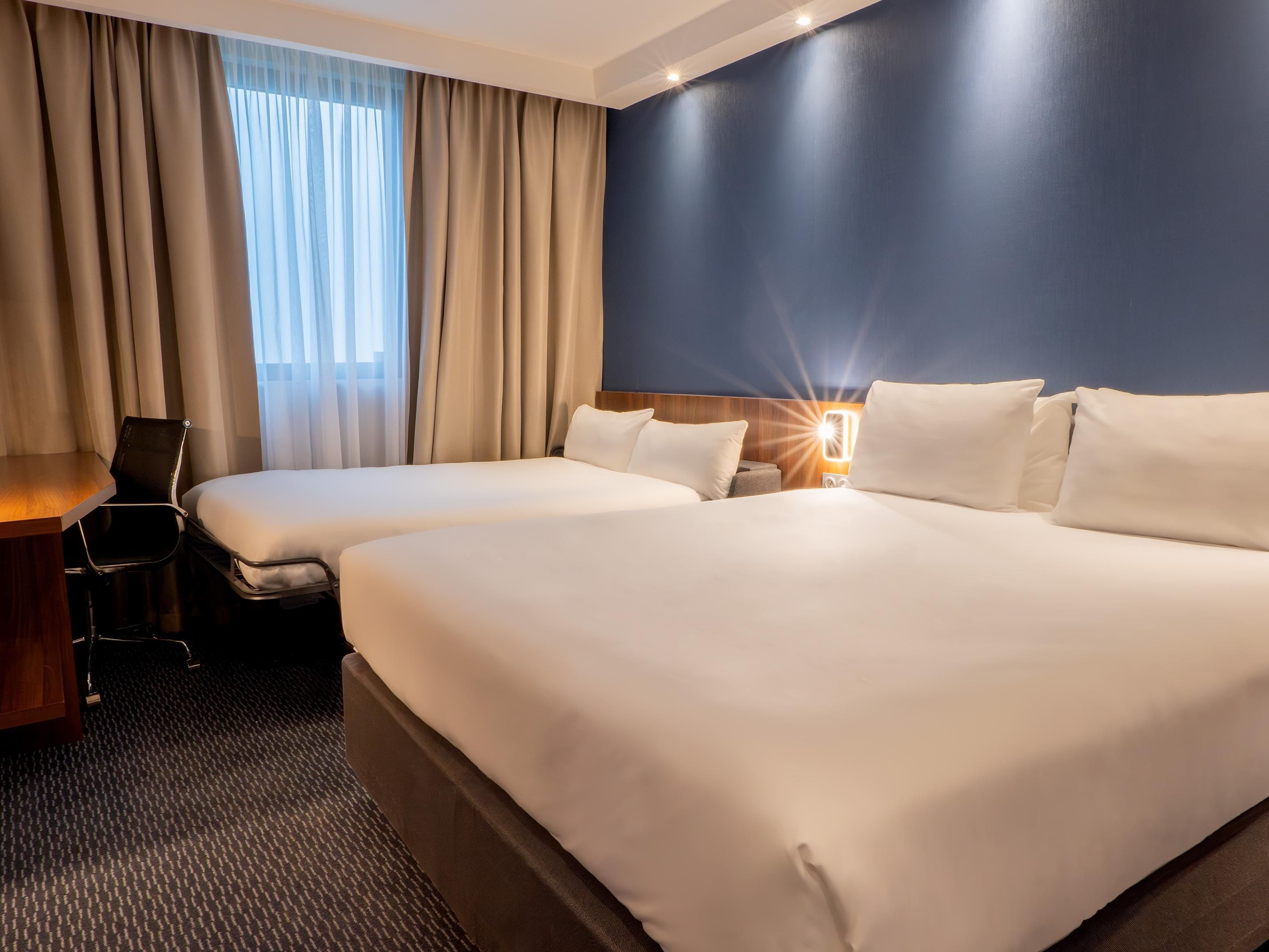 Our family-friendly hotel has spacious rooms measuring 20 sqm and equipped with a sofa bed that can easily accommodate a family with two adults and two young children. Looking for more comfort and privacy? Book our connecting rooms, where one has a queen size bed and the other has twin beds.