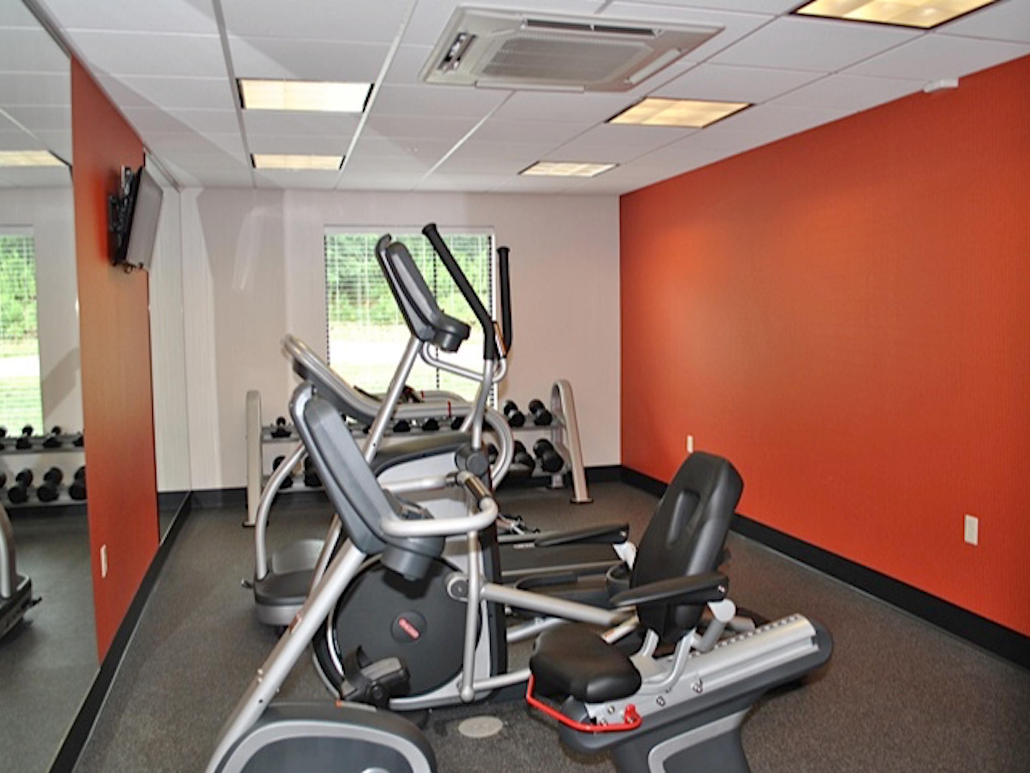 Every guest can enjoy our complimentary 24 hour fitness center while staying with us! Our fitness center features the newest equipment with built in fans, a flat screen TV, a weight bench with free weights & multiple, multiple other exercise tools and complimentary ear buds upon request.