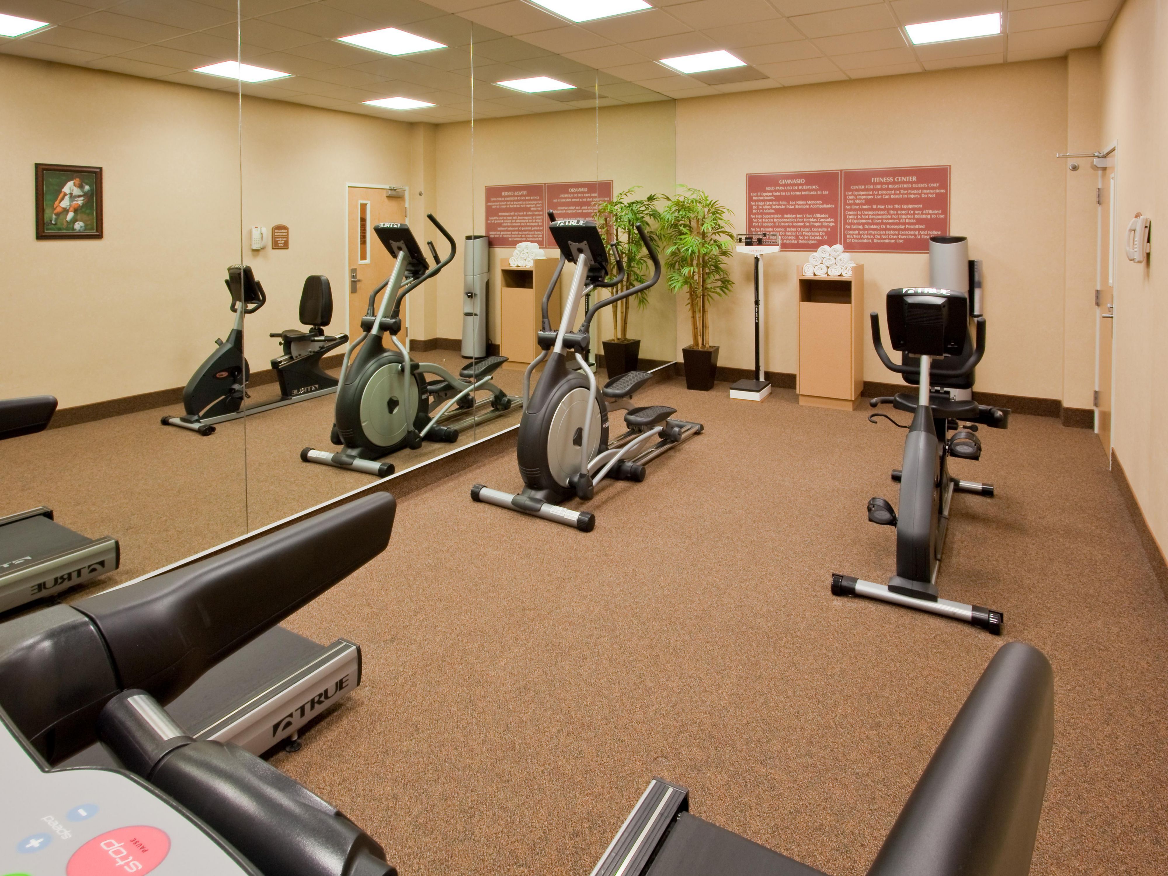 Enjoy our functional gym with dumbbells, treadmills, stationary bicycle, elliptical, and the basic gym scentials for you can train during you staiment.