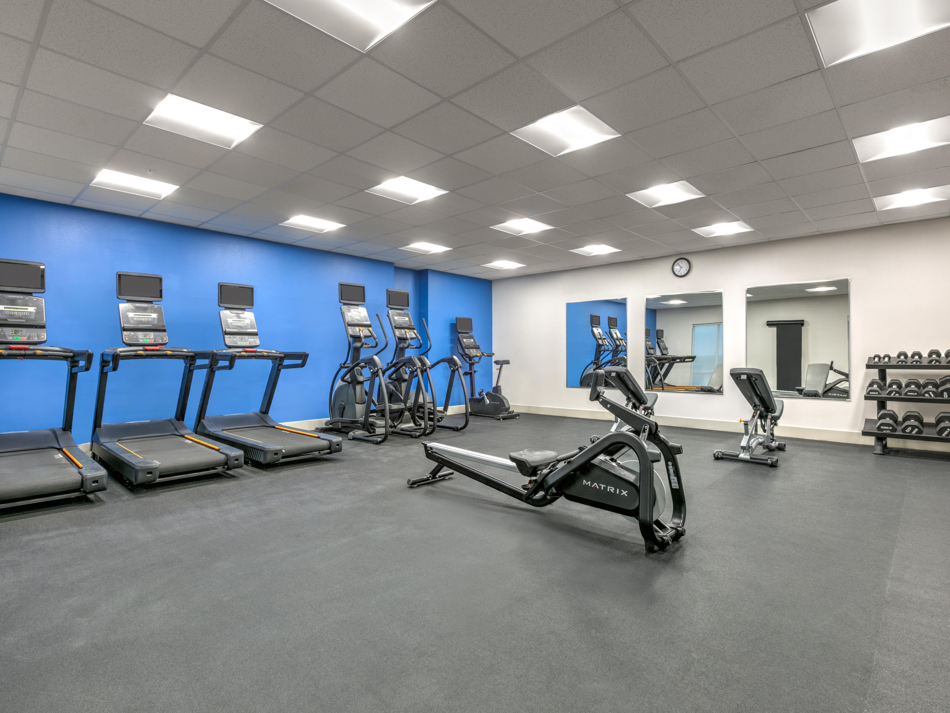 Elevate your visit with free access to our 24/7 fitness center. Enjoy a range of equipment such as treadmills, free weights, and yoga gear, enabling you to have a revitalizing workout whenever it suits you.