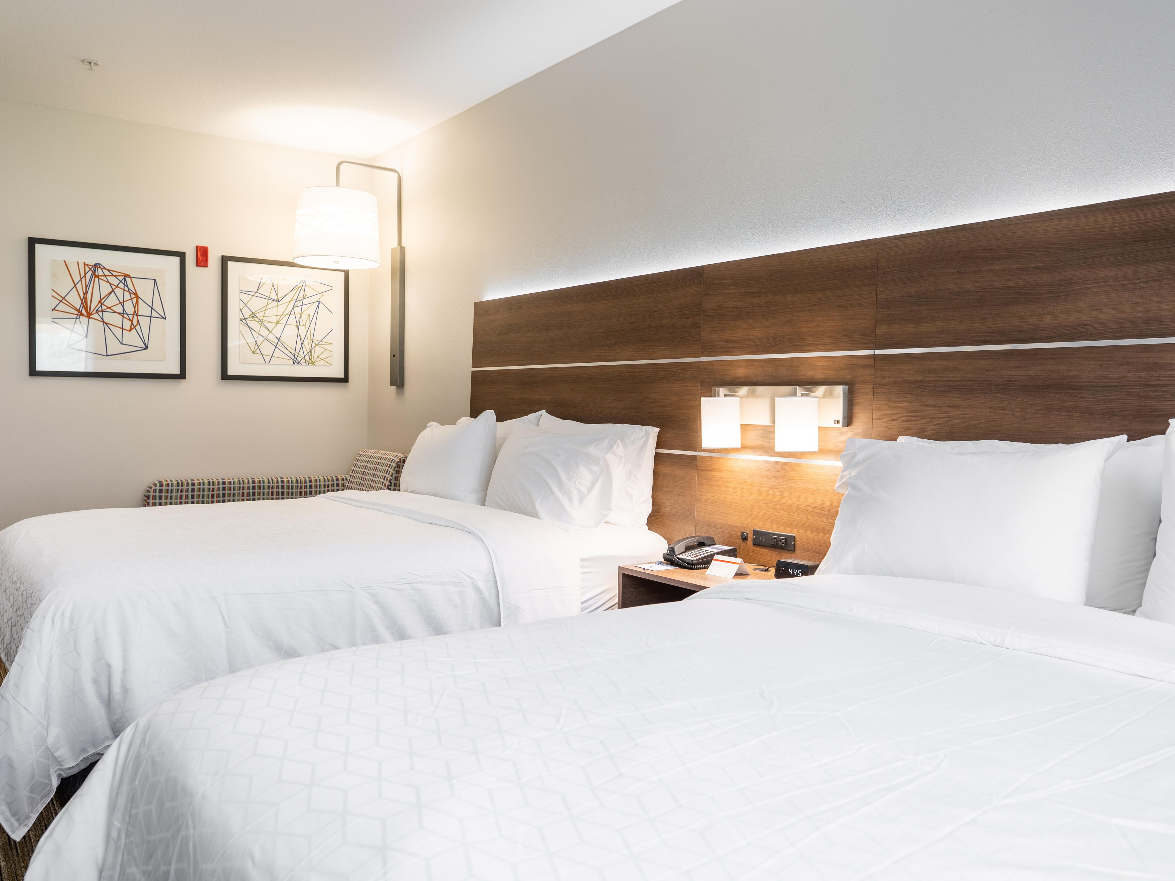 Two Queen Bed Guestroom Holiday Inn Express San Clemente