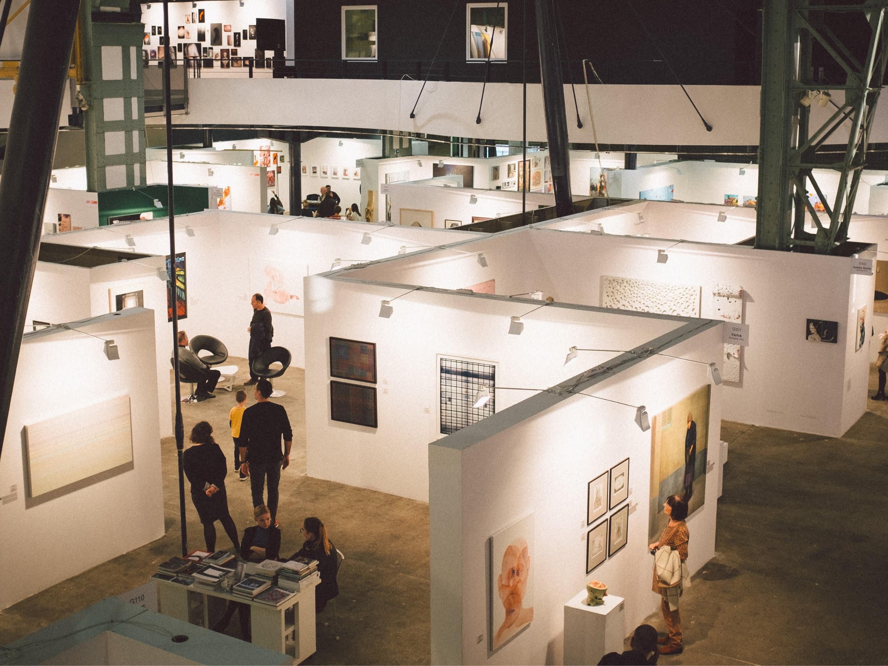 Located just 7.4 km from Gallagher Convention Centre, our hotel offers easy access for business travellers attending conferences and events. Enjoy minimal travel time, allowing you to focus on your business commitments without the hassle of long commutes. Stay with us for seamless event access and comfortable accommodation.