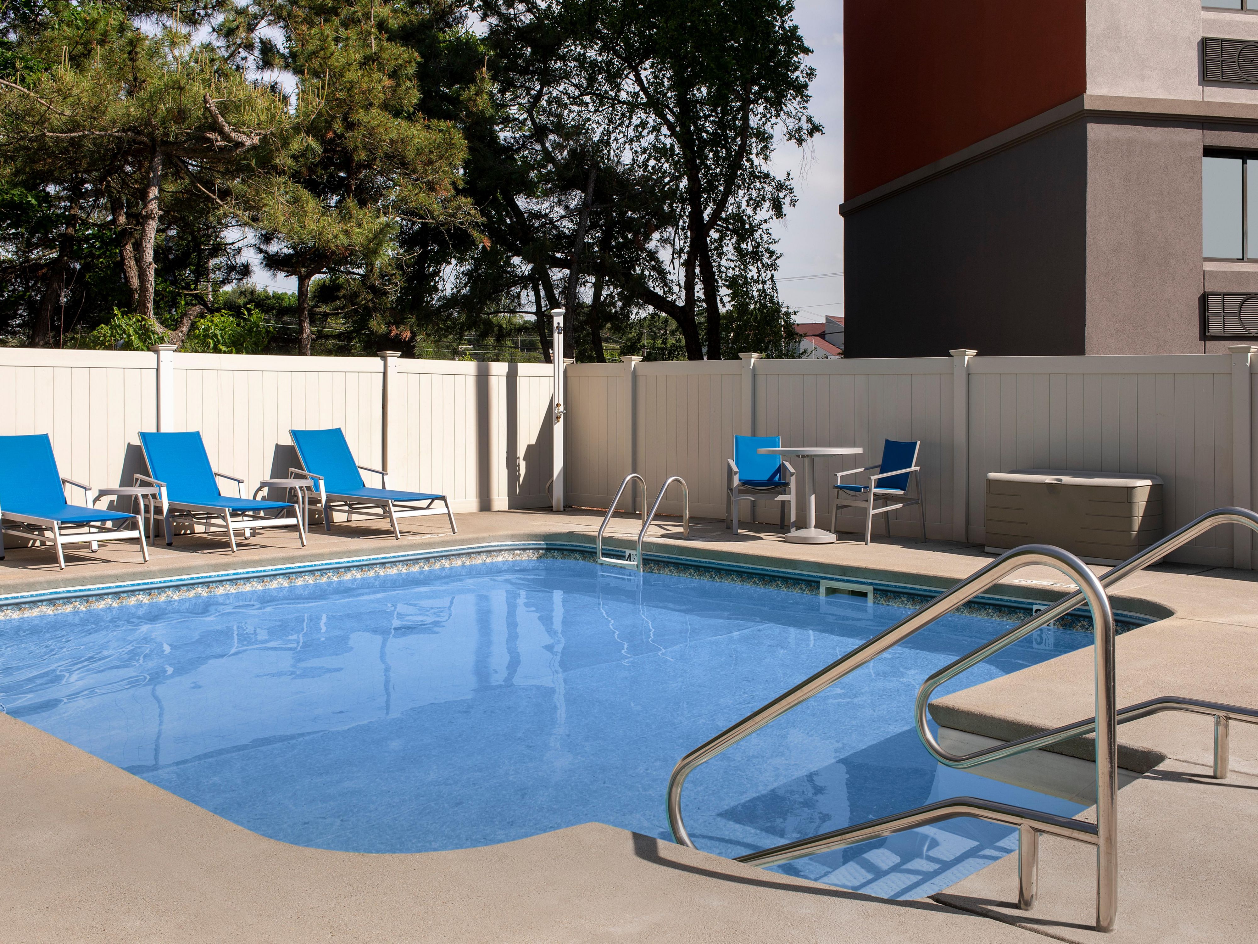 Take a dip in our seasonal outdoor pool or lounge poolside and soak in the sun. Whether you like to start your day with invigorating laps, make a midday splash, or relax in the evening with a leisurely swim, our pool is the perfect place for relaxation and recreation. So, jump in and have some fun in the sun!
