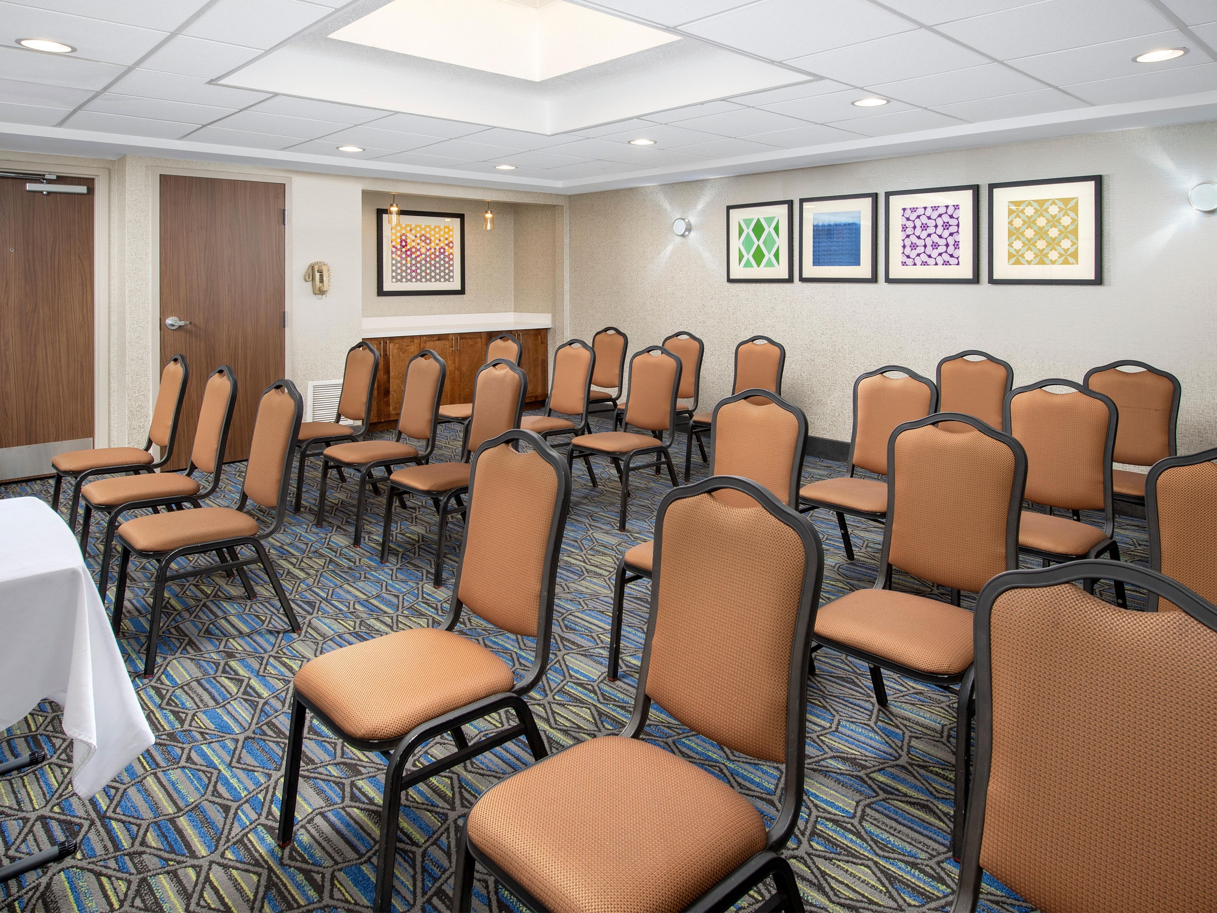 Our 400 square feet Hammersmith meeting room is ideal for small business meetings or social gatherings of up to 25 guests near Boston. We allow outside catering, giving you the flexibility to customize food and beverage options. With adaptable layouts, we ensure every occasion is a success!