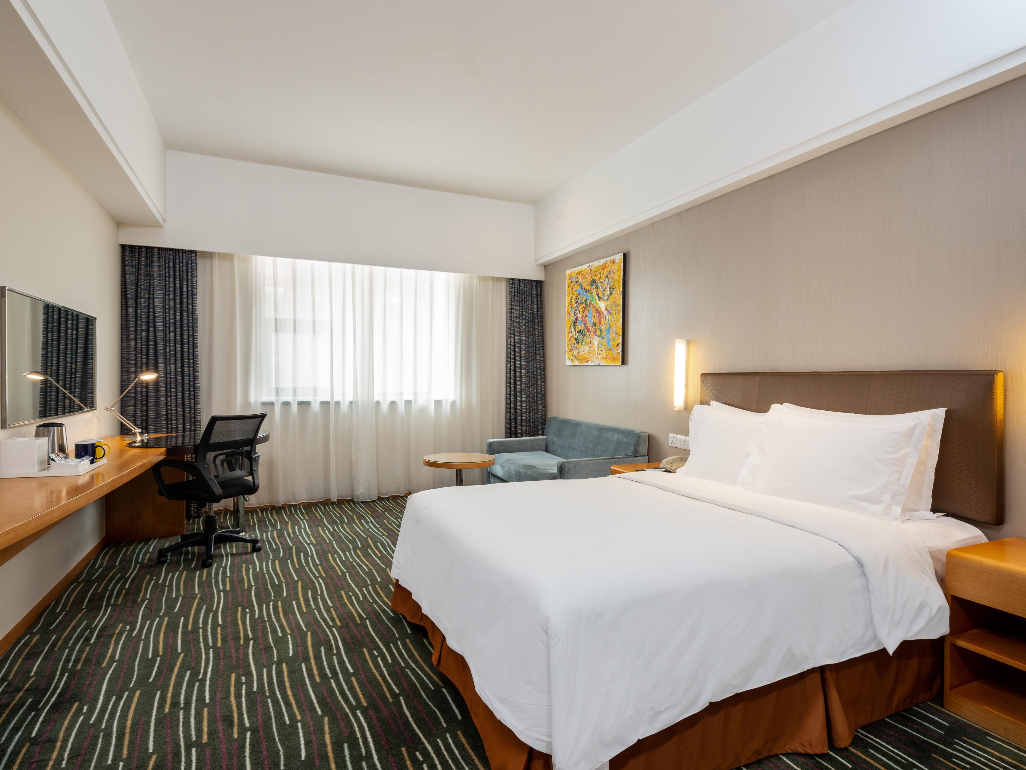 1 Queen Bed Standard Room