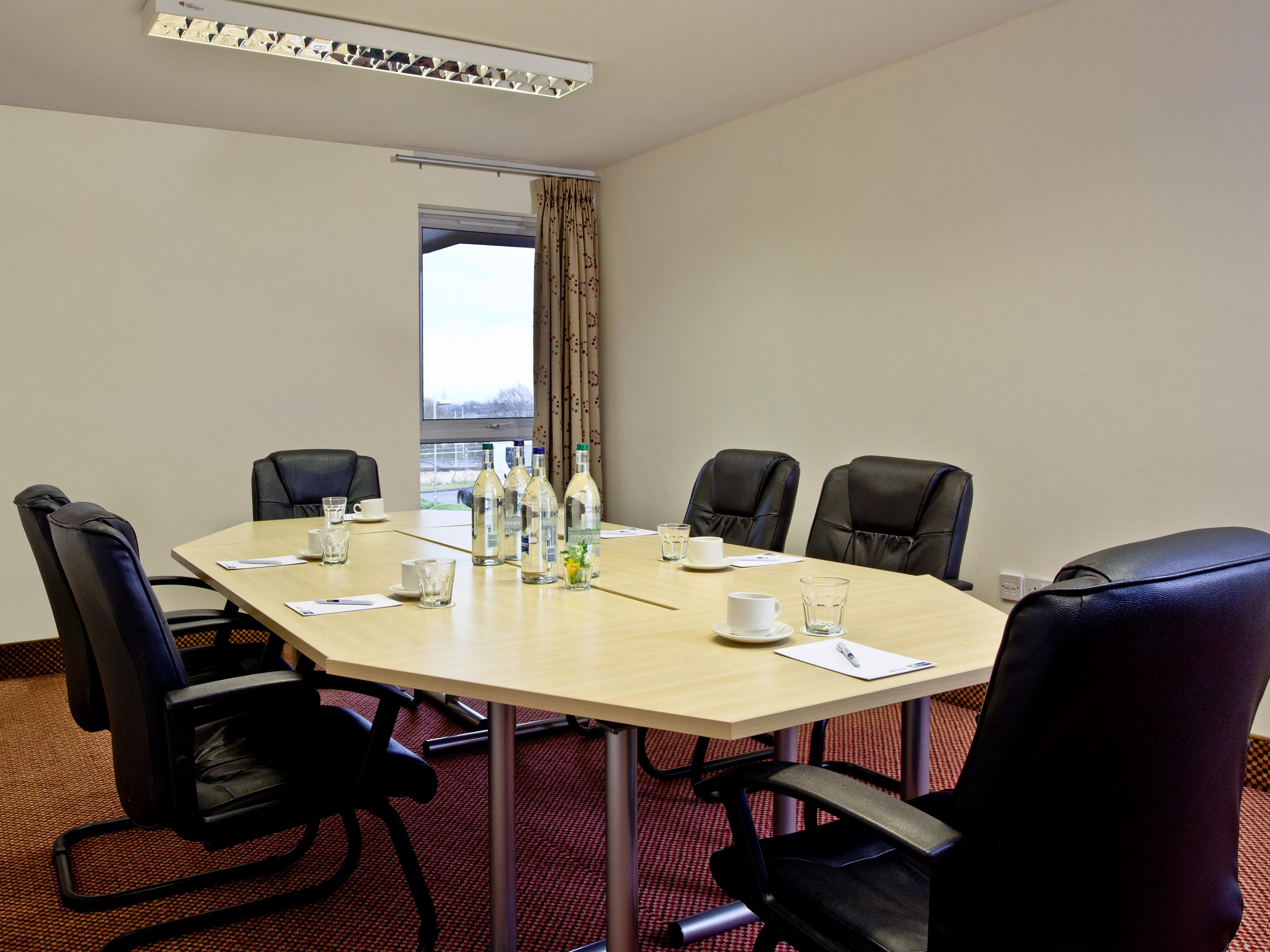 If you're looking for a productive meeting space in Shrewsbury for interviews, larger presentations or conferences, our hotel has 2 rooms available to hire. 