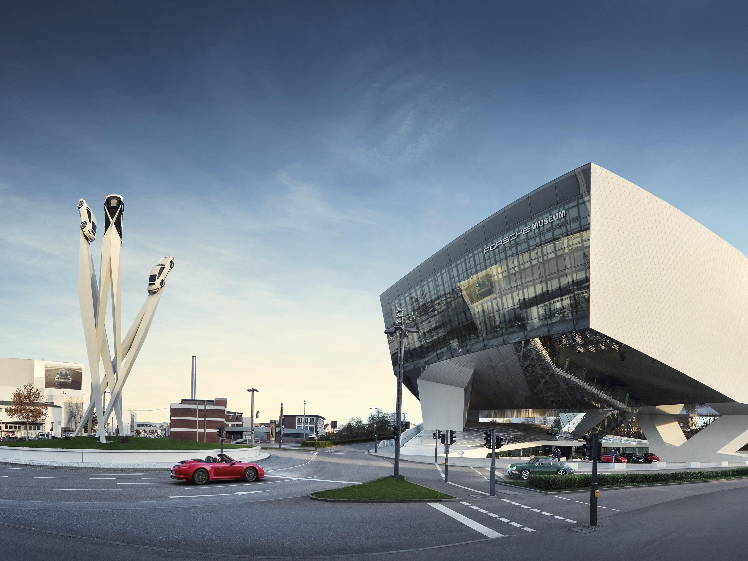 A journey through time into Porsche history. Experience the Porsche Museum up close. Meet legendary racing sports cars in the Porsche Museum. #CopyrightPorscheMuseum