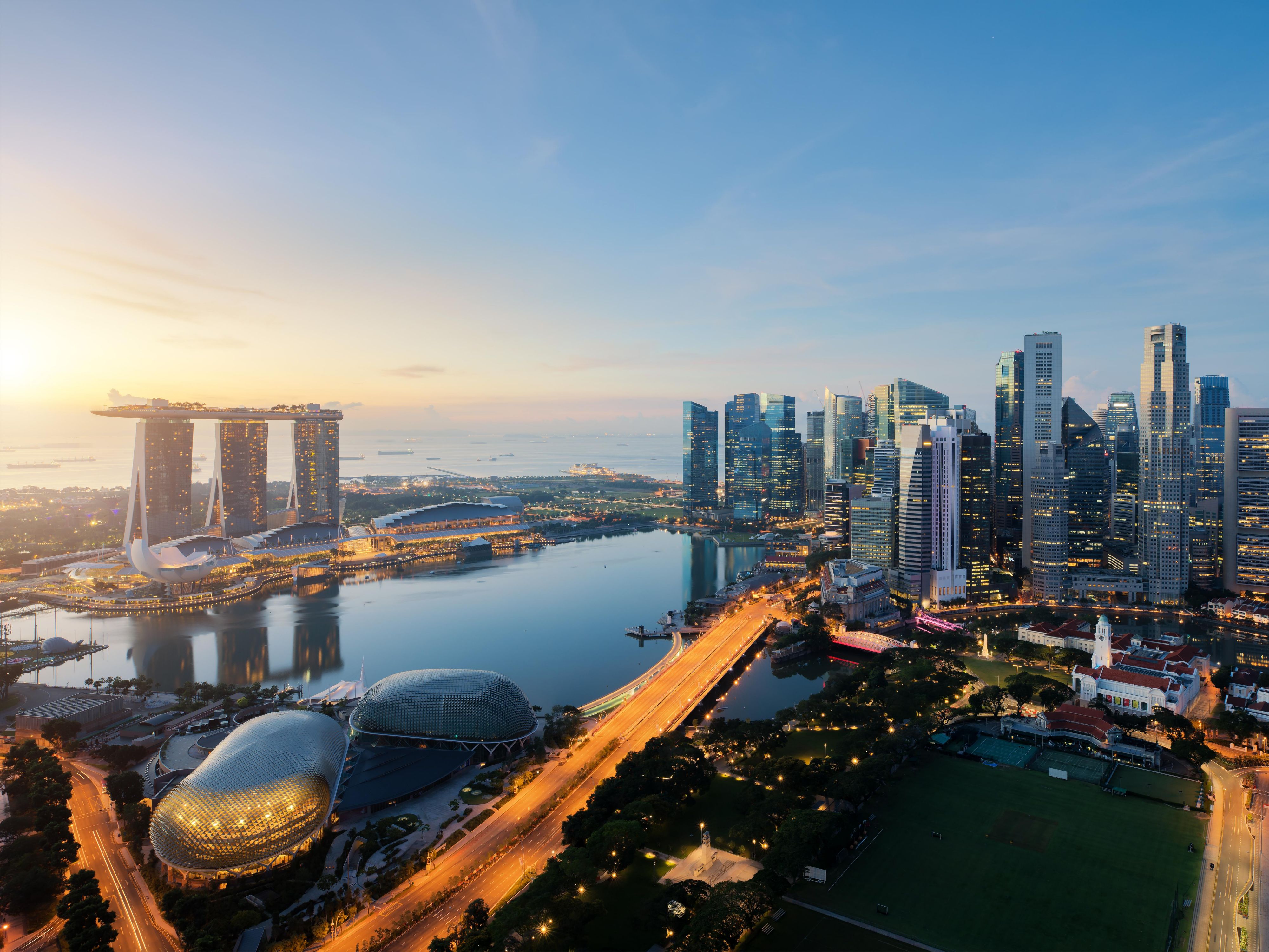 Centered in the prime shopping district, our hotel offers convenient access to the Central Business District, leading medical establishments, and iconic shopping destination that includes  Paragon and ION Orchard. With Somerset and Orchard MRT stations nearby, exploring the city becomes seamless and effortless.