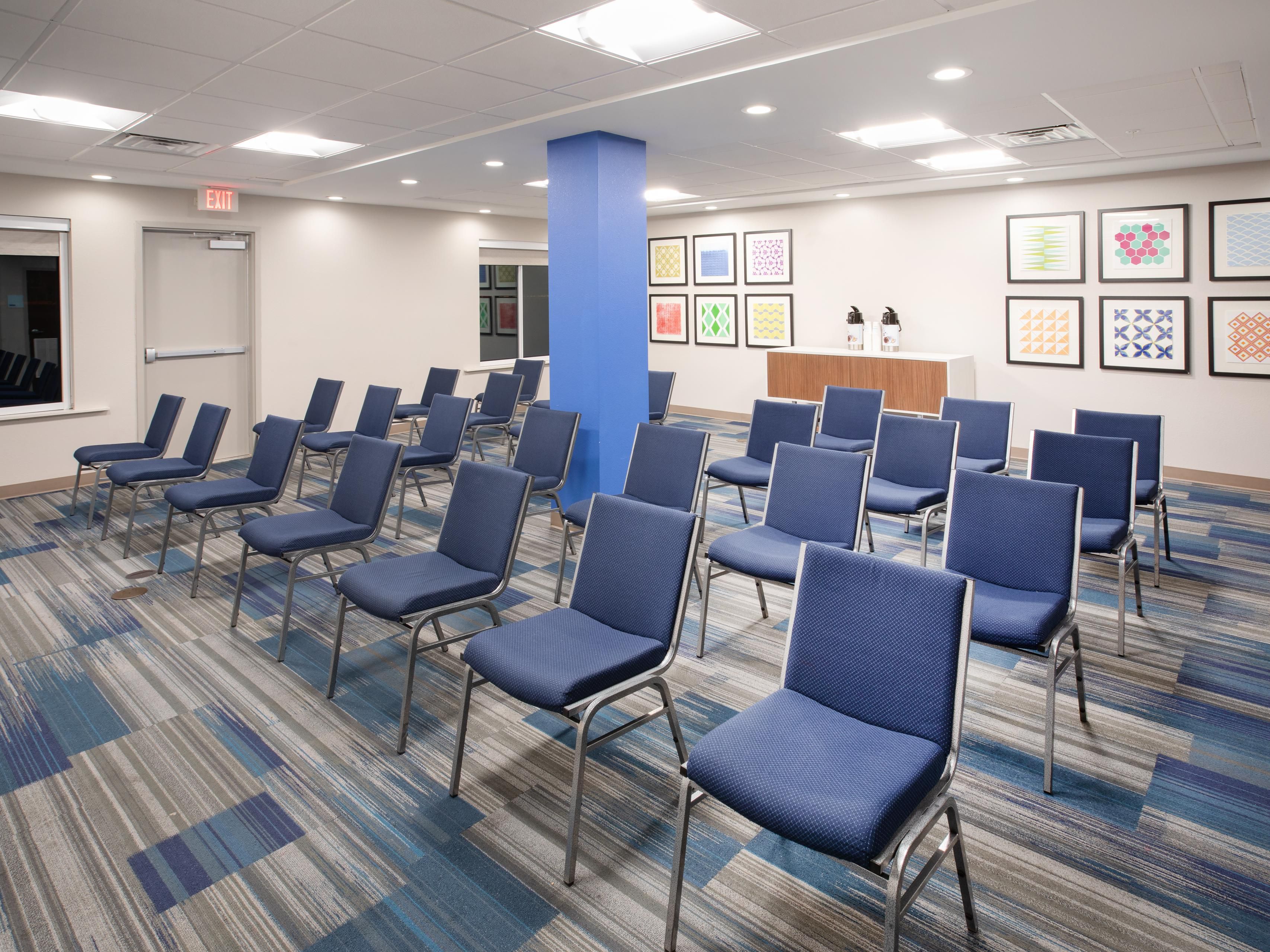 Book your next meeting at the Holiday Inn Express Slidell. 
