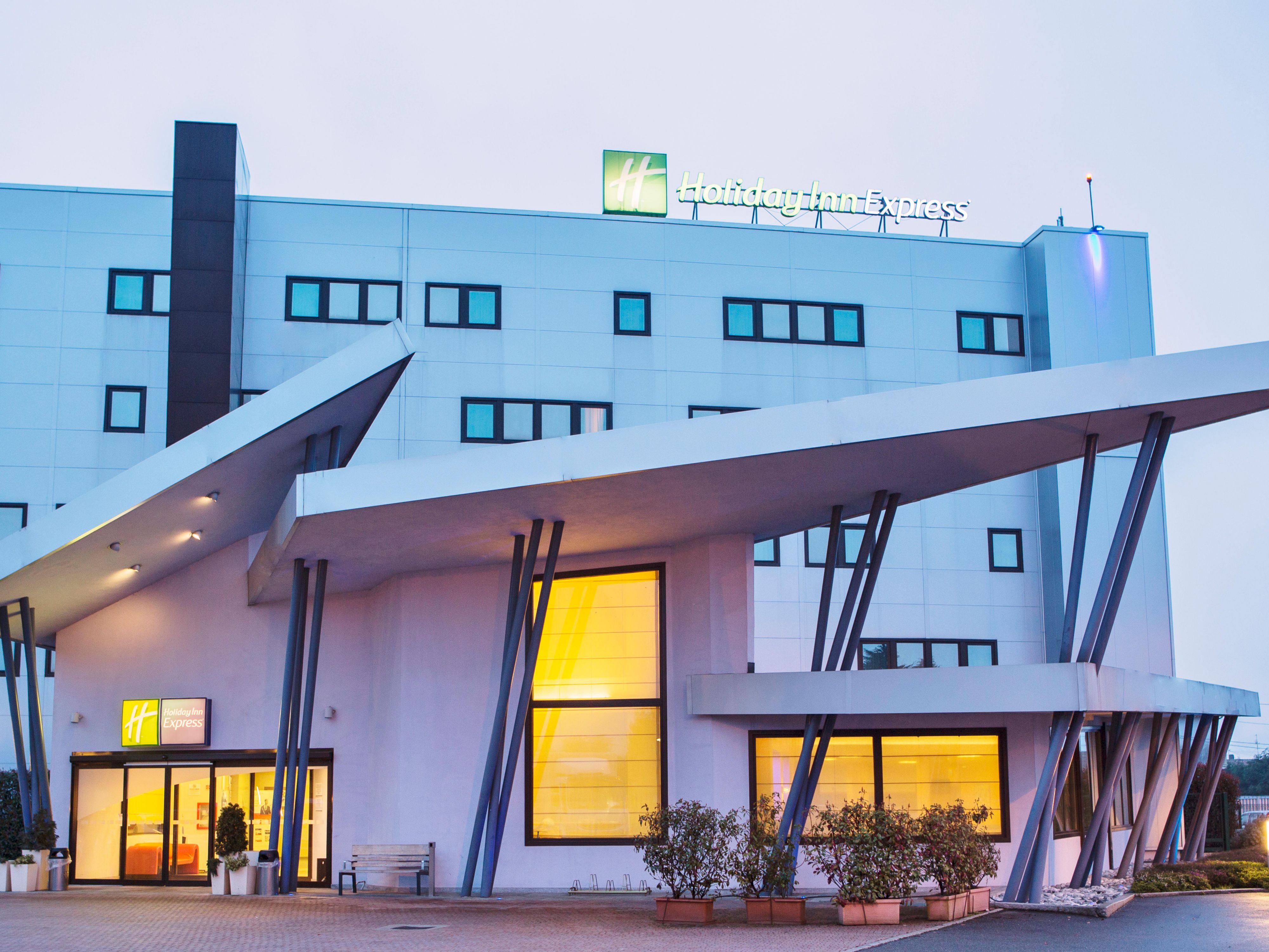 From Malpensa airport is possible to get to our hotel:
- By taxi: taxi ranks are located at Terminal 1 at ARRIVALS, ground floor, exit door n°6 and at Terminal 2 at exit door n° 4 
- By airport free bus service: take bus connection between Terminals 1 and 2 and get off at Case Nuove bus stop, the hotel is located at 300 meters walking distance.