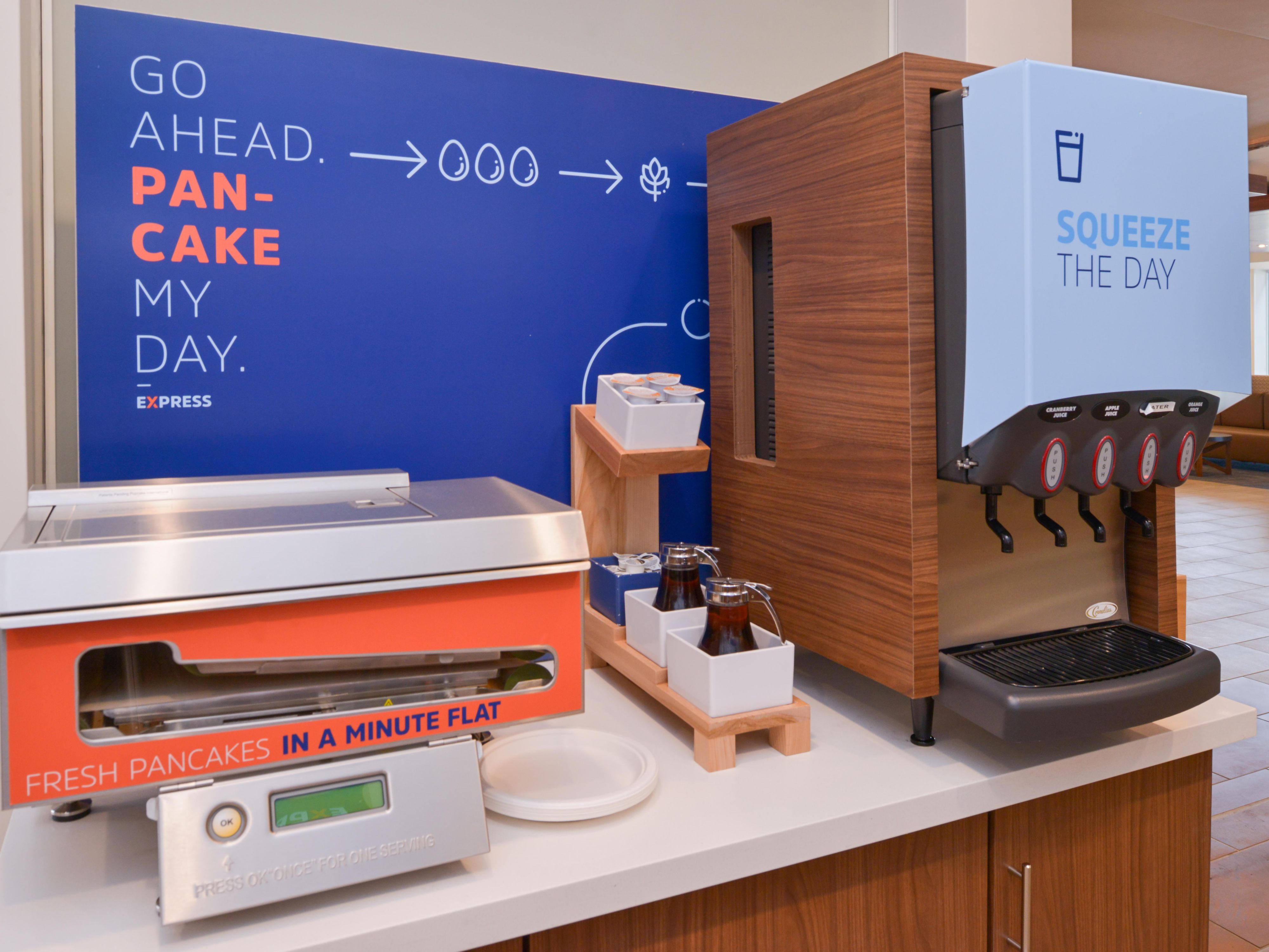 Kick start your day with our Express Start Breakfast, with grab ‘n’ go options and favorites such as eggs and bacon, our signature cinnamon rolls and fresh coffee. Offered from 6:00am to 10:00am.