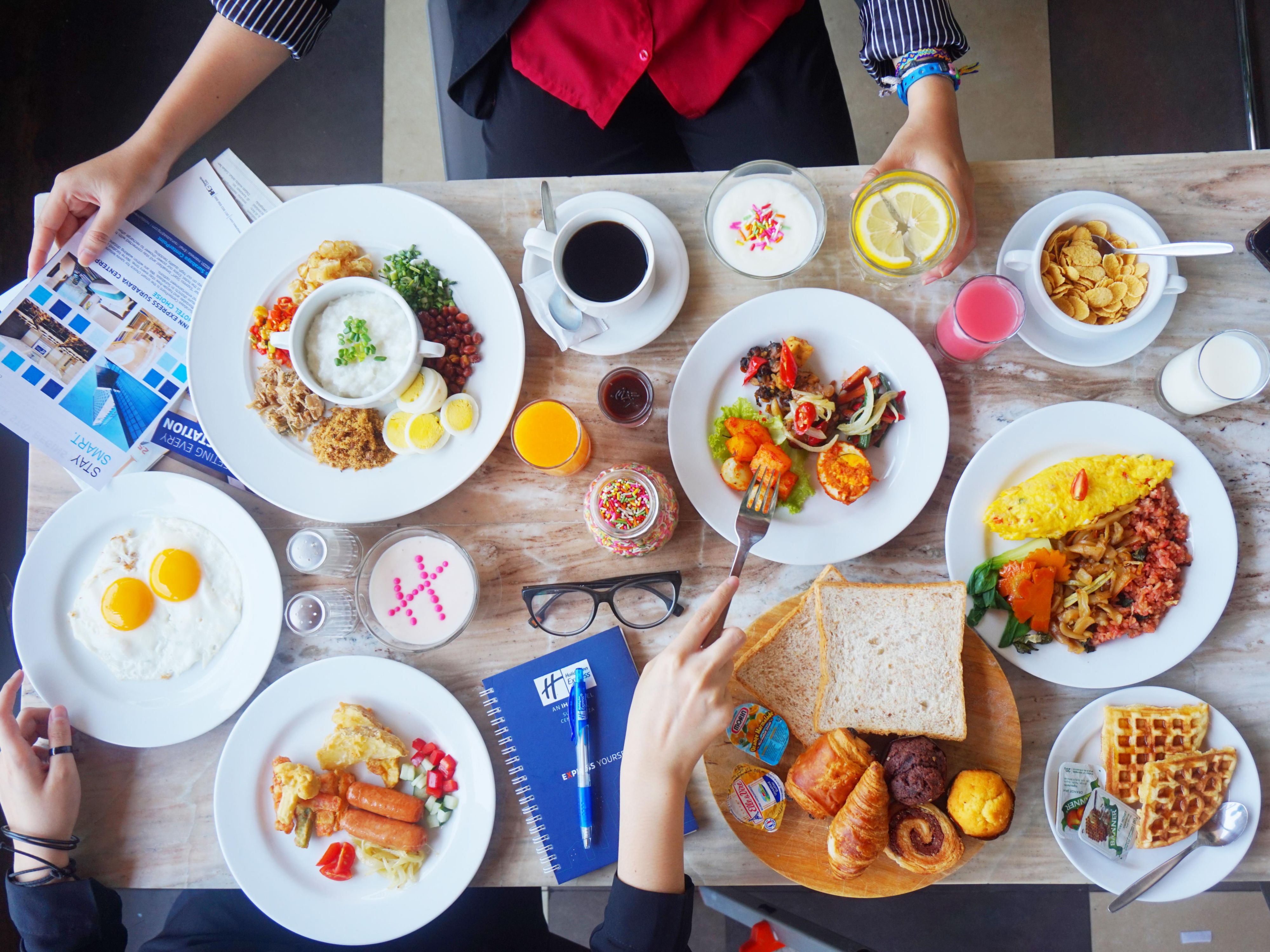 The Express Start Breakfast offers a full range of breakfast items including eggs, yogurt, whole wheat muffins, cereal, and a grab & go option for those who are in a hurry. The best part about this is it's free for all our guests!