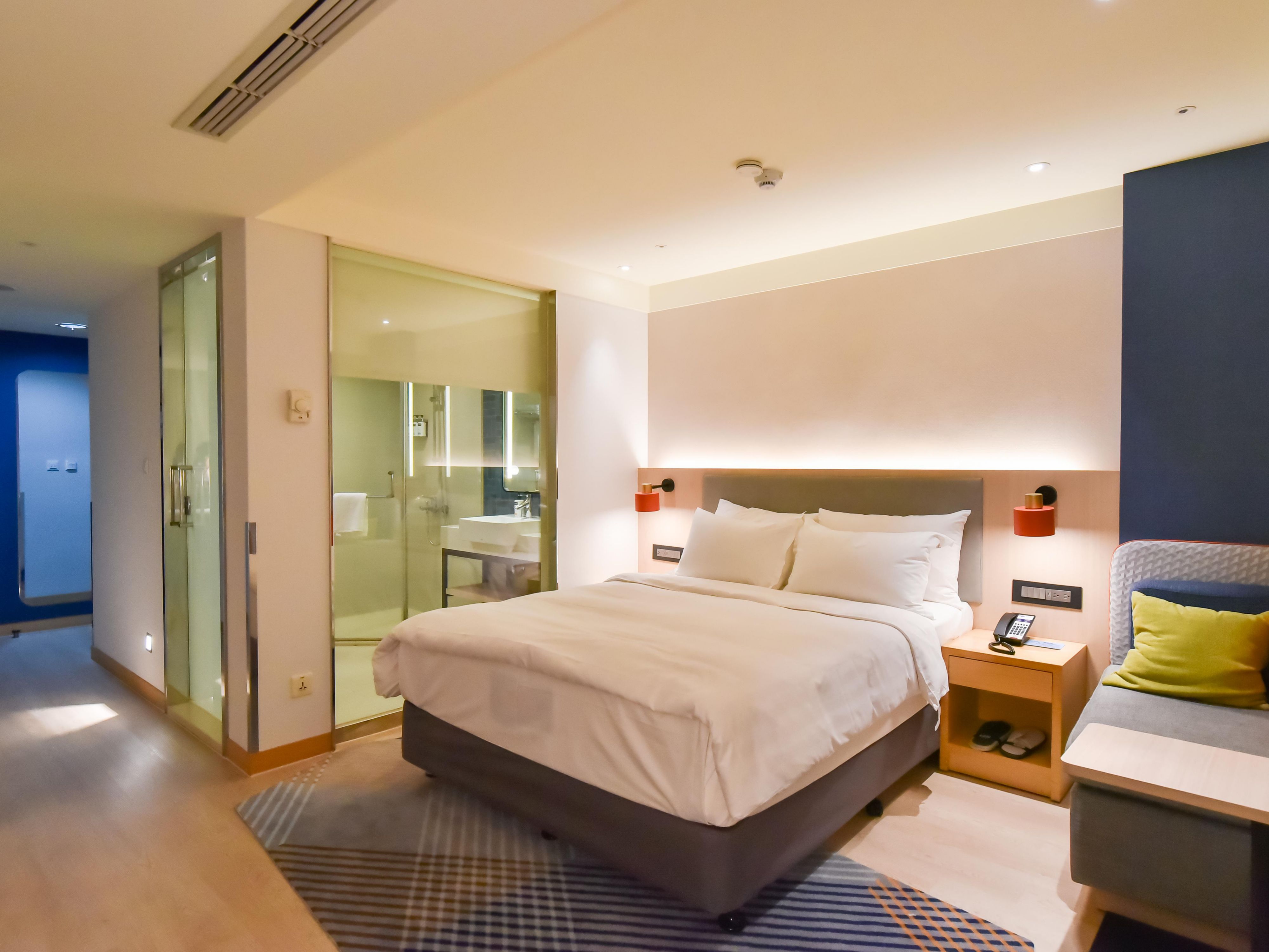 STANDARD ROOM CITY VIEW