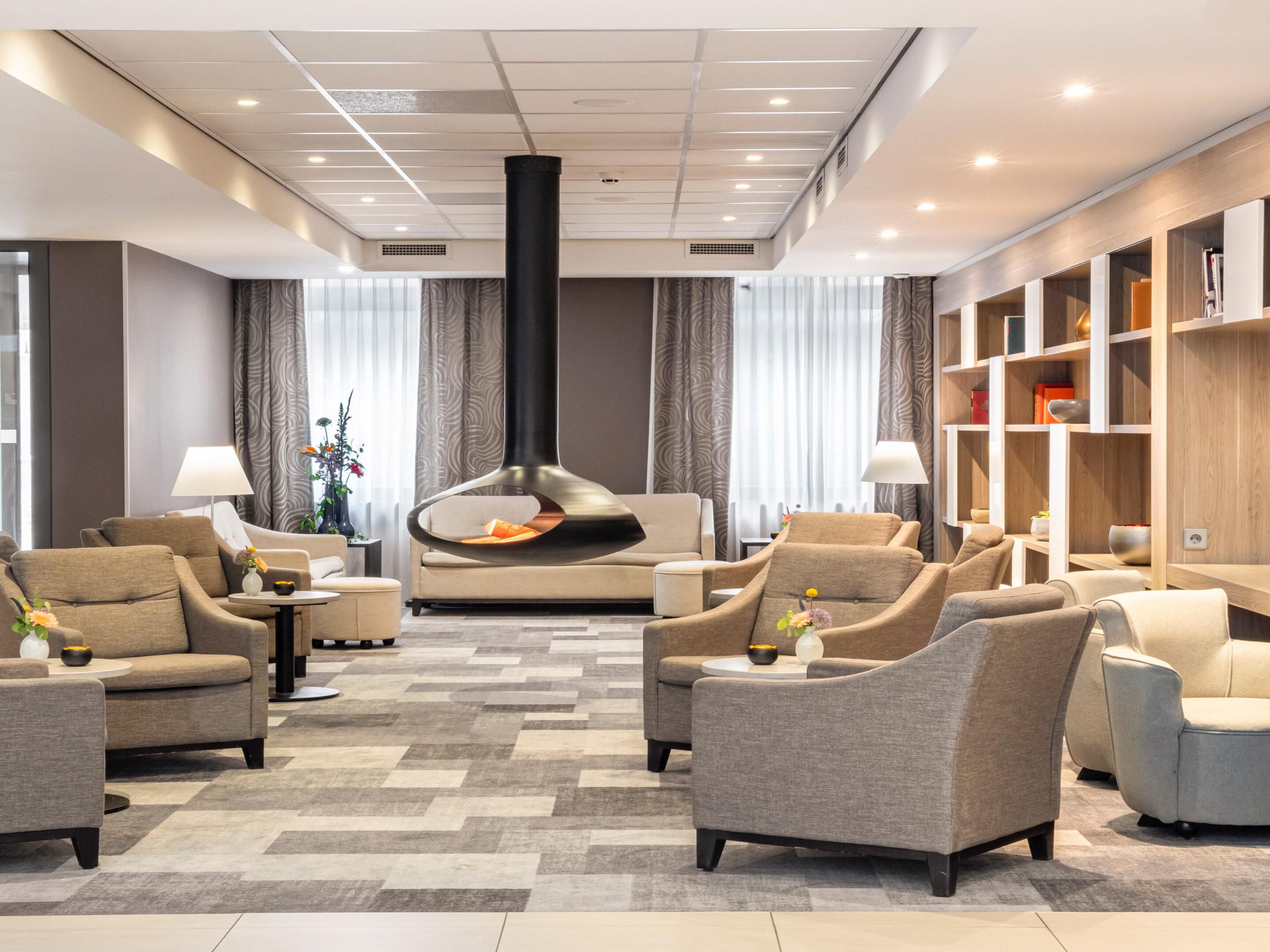 Discover the innovative Open Lobby concept. Relax with a coffee or snack anytime and enjoy working in our welcoming Open Lobby.