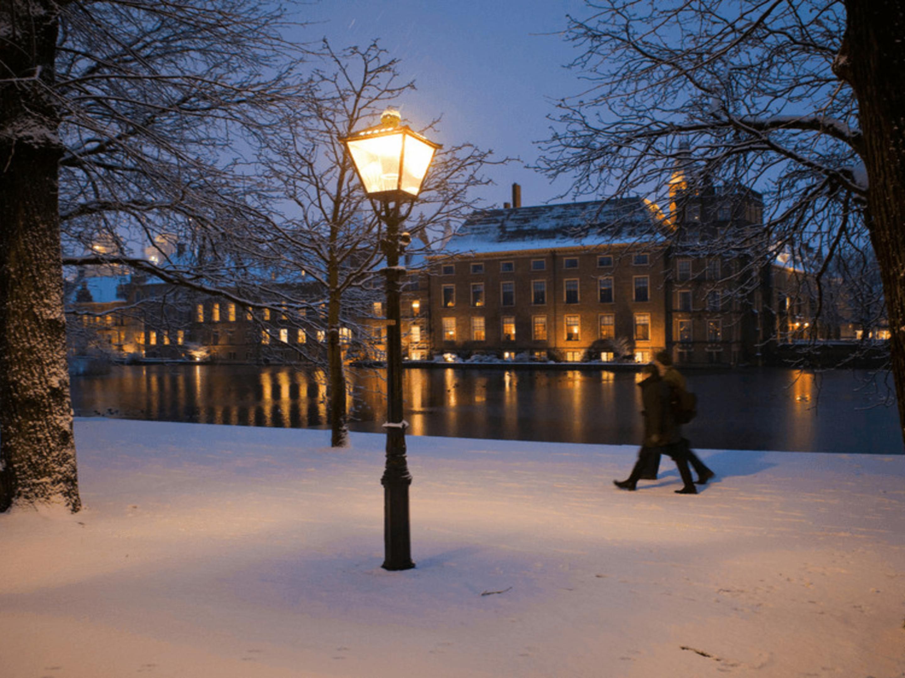 Welcome the New Year in elegant The Hague, where culture, seaside beauty, and celebrations come together. Enjoy a cozy stay with us while you discover the city’s festivities and charming winter ambiance. Begin 2026 with a memorable getaway in this sophisticated coastal city.