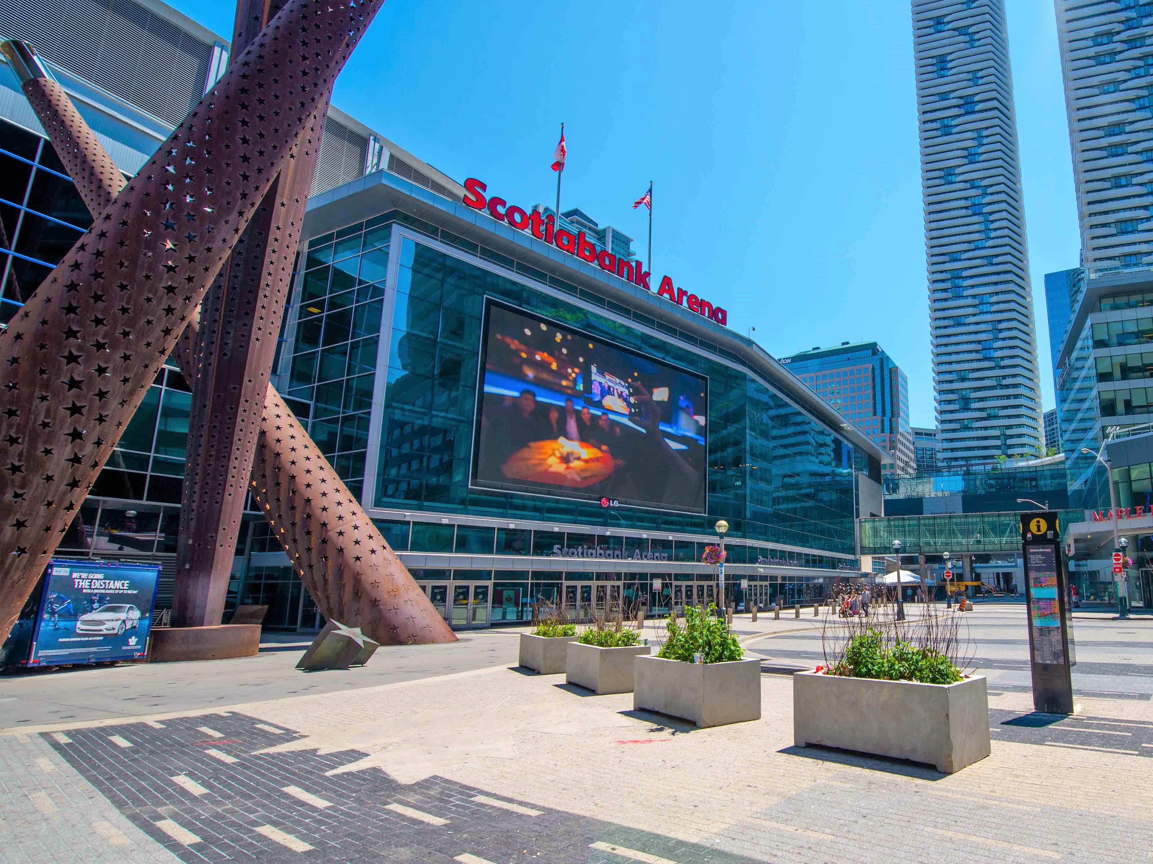 Experience the vibrant heart of Toronto at the Holiday Inn Express Toronto Downtown, where convenience meets comfort. Our prime location offers easy access to Toronto’s top attractions, including the CN Tower, Ripley's Aquarium, and the historic Distillery District, all just a short walk away. 