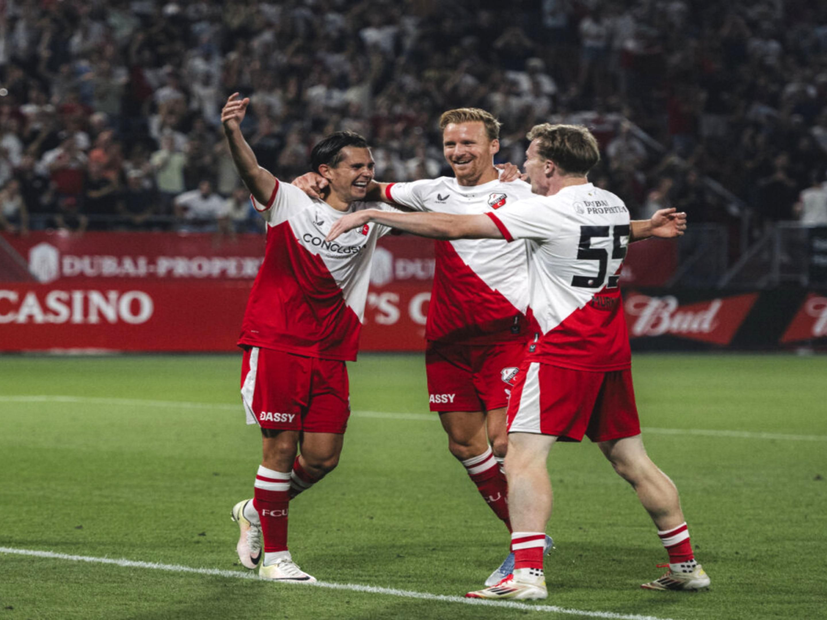 FC Utrecht will face Nottingham Forest in the Europa League on December 11! Come to Stadion Galgenwaard, experience the atmosphere, and end the evening relaxed with a comfortable overnight stay in our nearby hotel.