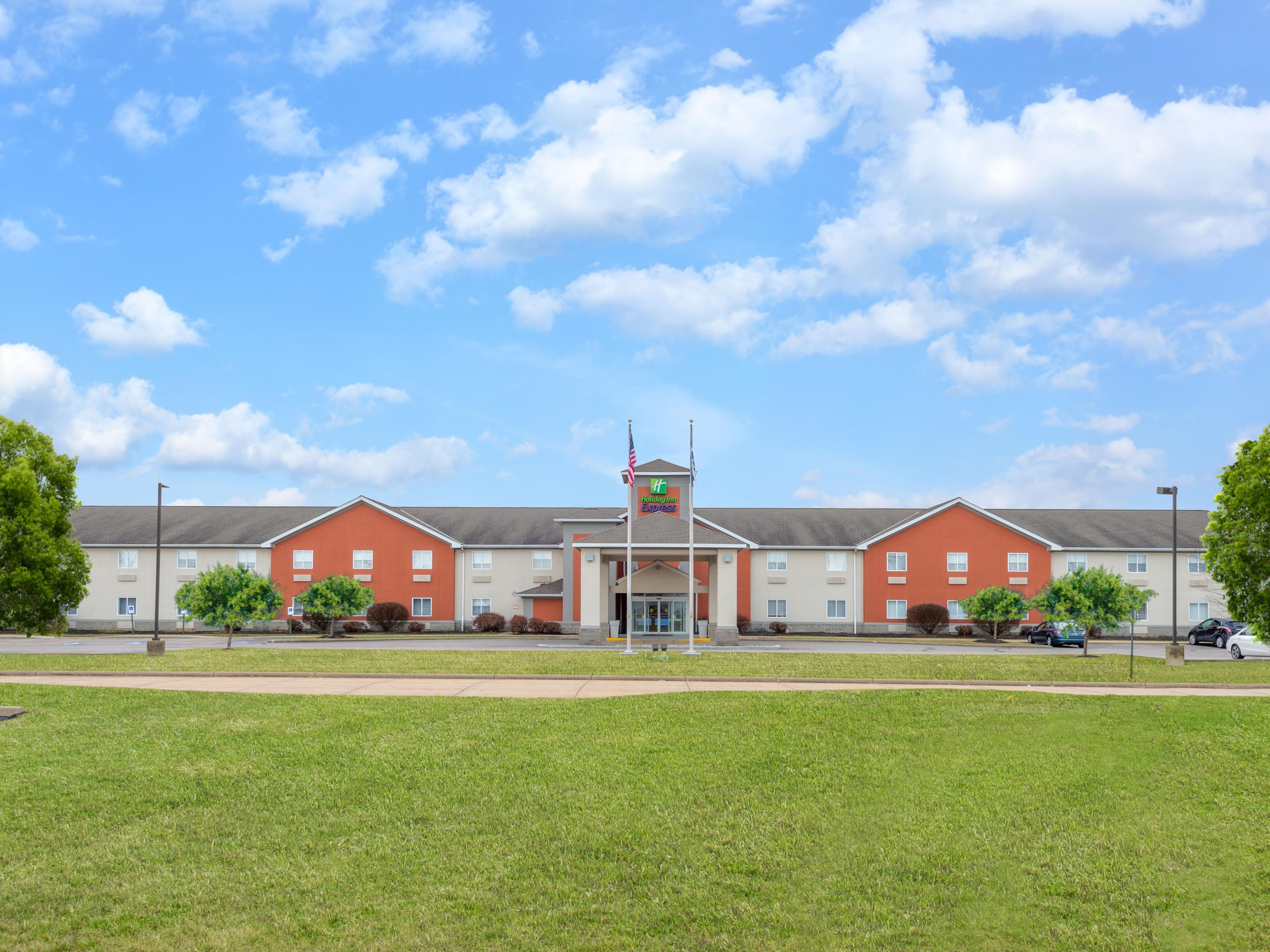 Discover the scenic Lake Erie at our Vermilion, Ohio, hotel. Enjoy the nearby shores of Ruggles Beach and Beulah Beach, explore the lake by boat from Huron Boat Basin, and learn about it's rich history at Vermilion Lighthouse.