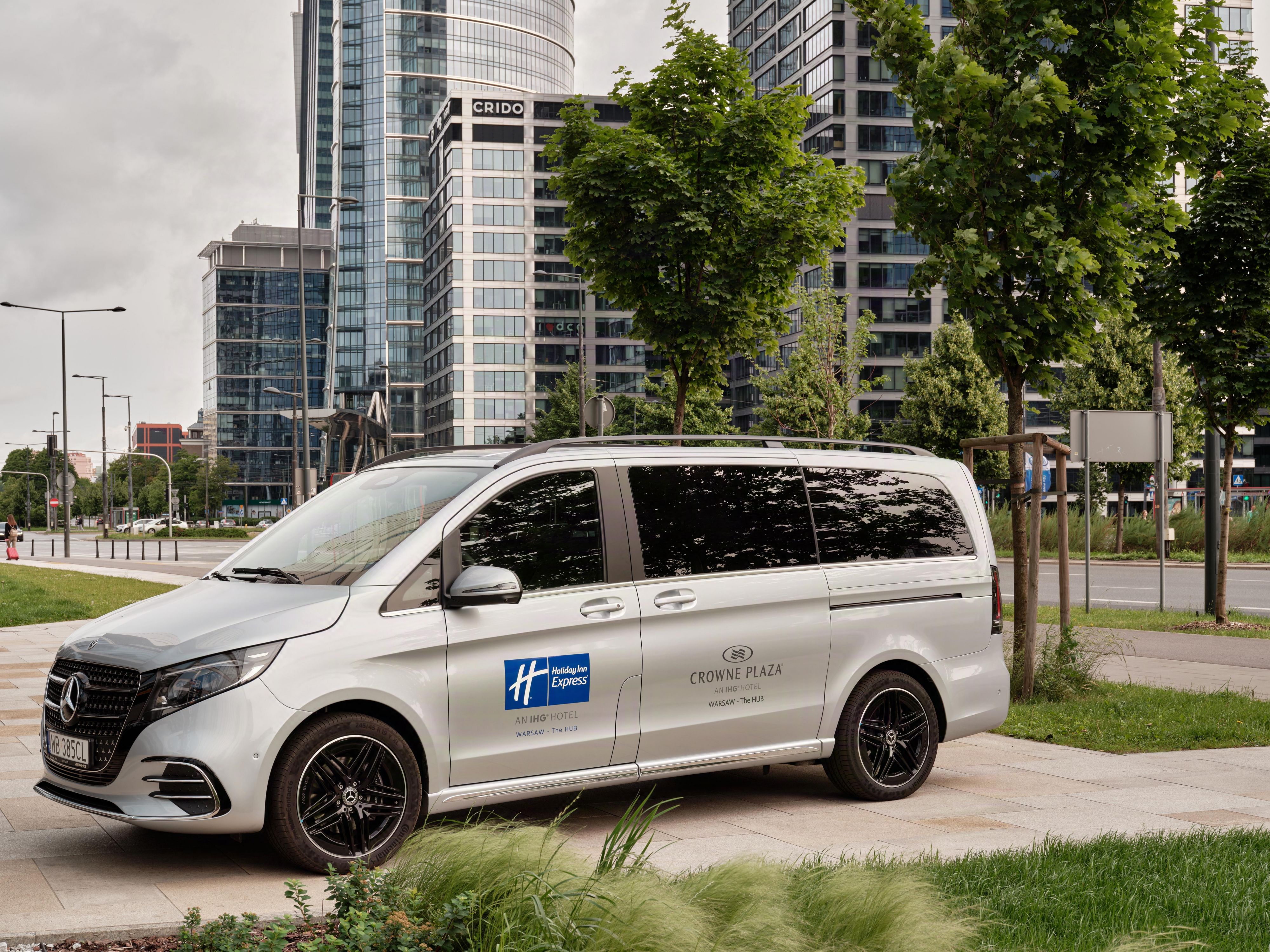 Modern conference center with over 1400 square meters of space is available in the sister property. From intimate boardrooms to comfortable ballroom able to accommodate up to 700 people.