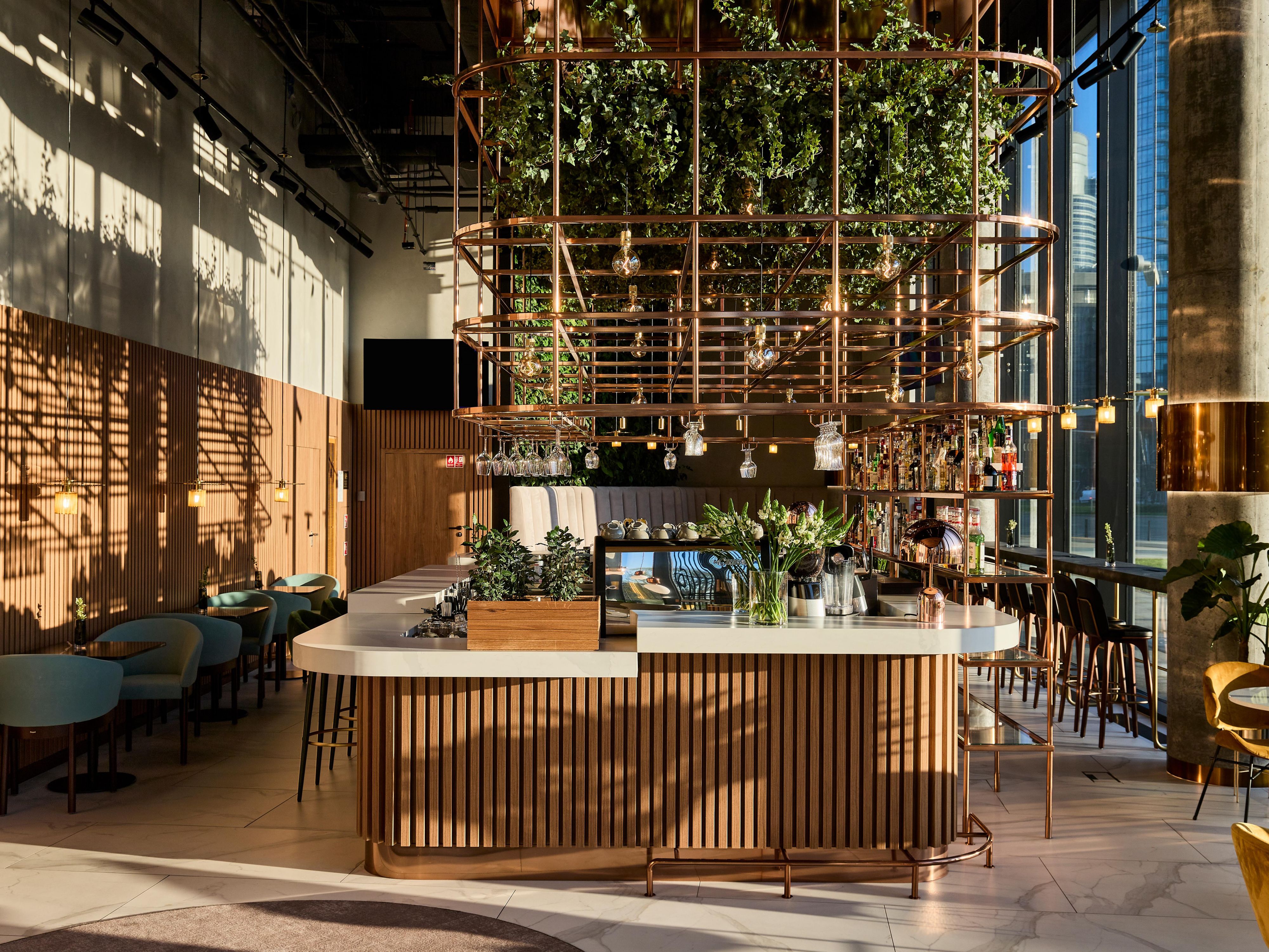 With an outside terrace and world-class bartenders, located on the 21st floor overlooking the centre of Warsaw, The Roof Bar is an excellent place for your meeting with friends, a casual drink, or a corporate event. Enjoy best-in-class cocktails, light snacks, and nice live music.