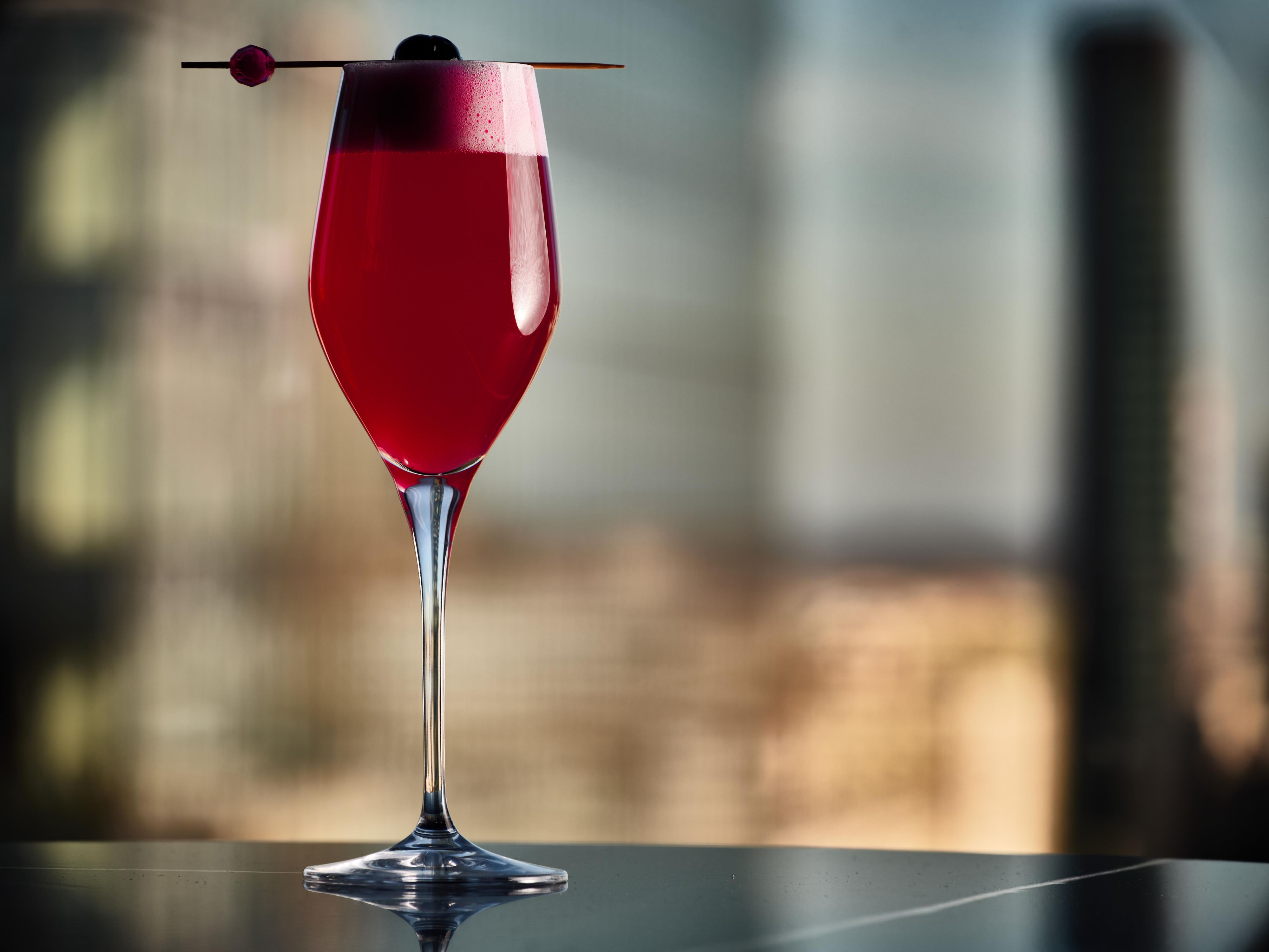 On selected days from 8 a.m. to 9 p.m., we set up a playroom for children aged 3 to 13.
Please check the availability of the kids club with our Reception Team. The children will have a chance to spend some fun time, enjoying a multicolor ball pool, play kitchen, drawing books, Xbox Kinect and PlayStation. Regulations apply.