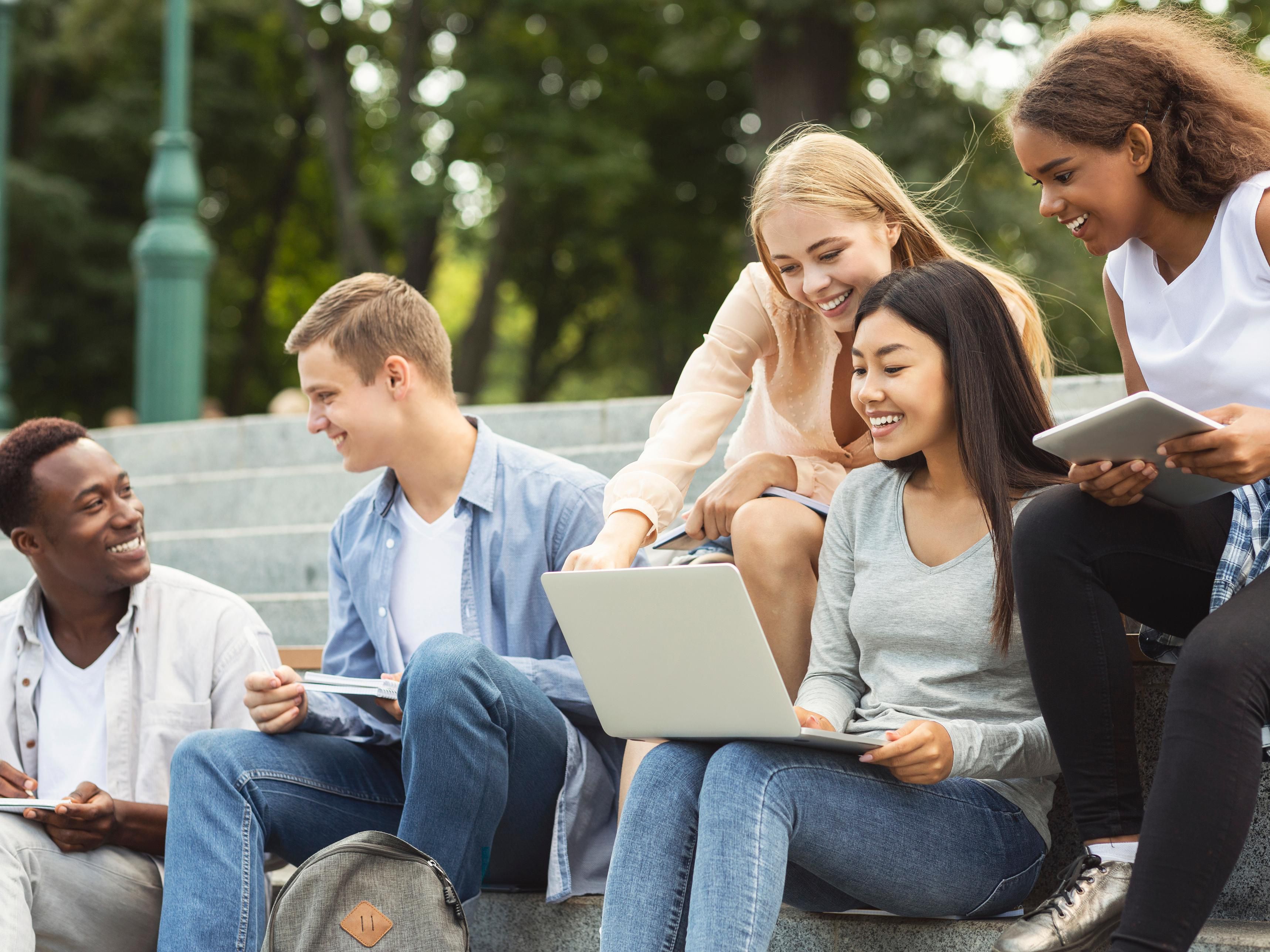 Whether you’re visiting for Parents Weekend, a Bruins Football Game or March Madness, we’ve got the perfect space for you to stay at Holiday Inn Express West Los Angeles-Santa Monica. UCLA is located just 3 miles from the hotel, so you can visit your favorite Bruin at school as much as you’d like! 