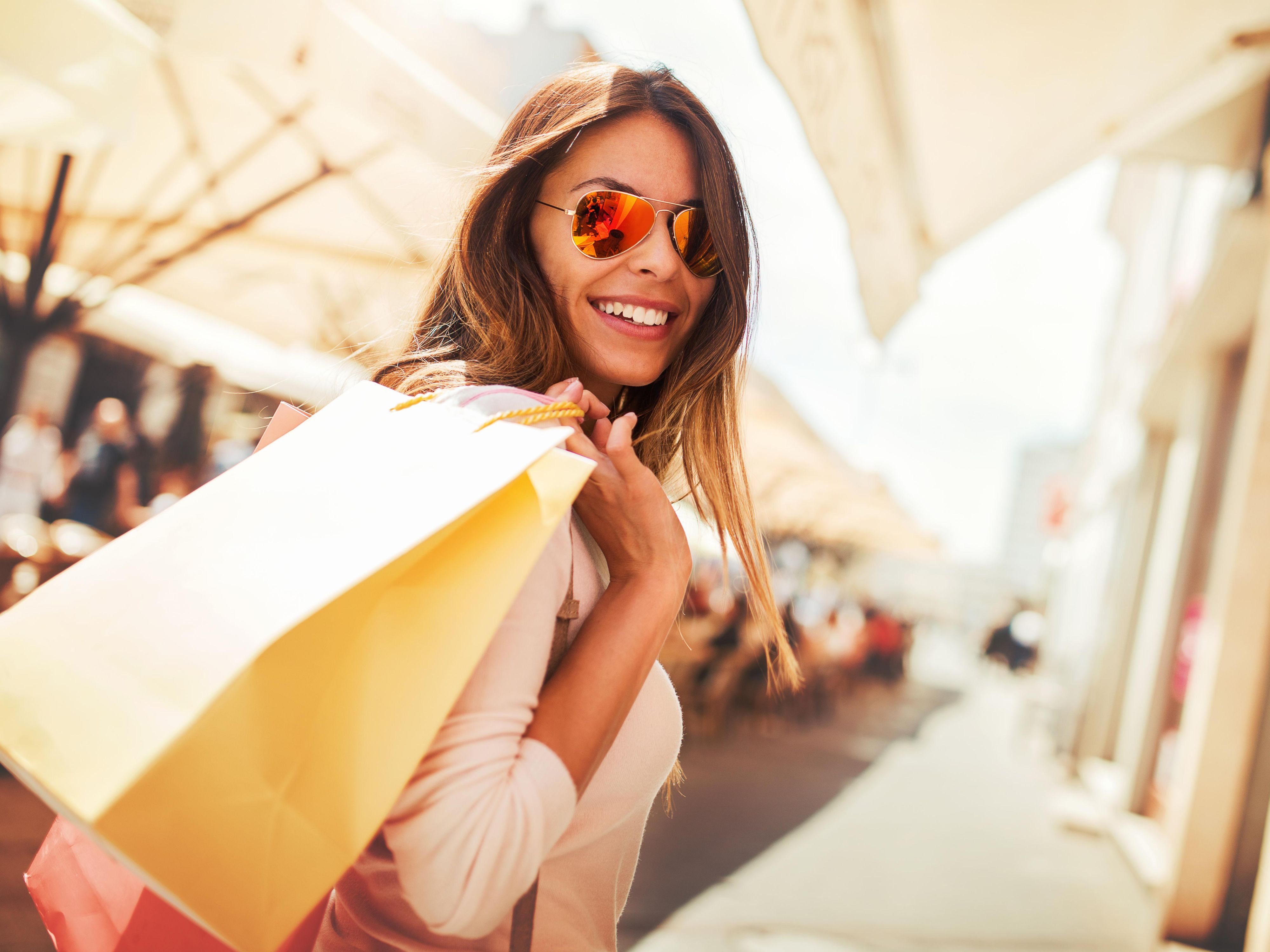 3rd Street Promenade is your place to shop, dine, and drink outside in beautiful Santa Monica! Enjoy everything from a farmer’s market to designer fashions and unbeatable LA restaurants and bars. 3rd Street Promenade has something for everyone.  