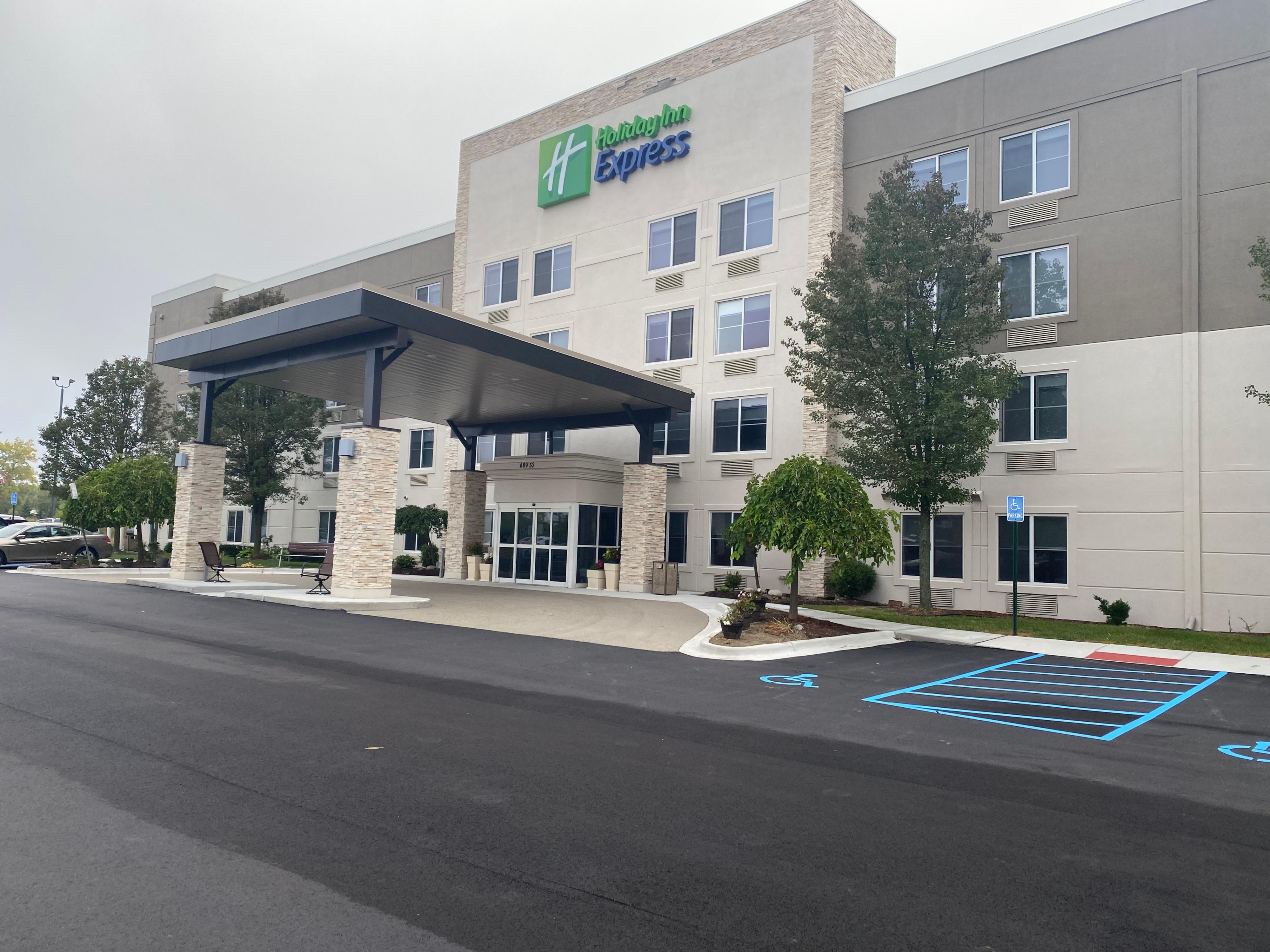 Welcome to Holiday Inn Express Wixom just 30 miles from Detroit.